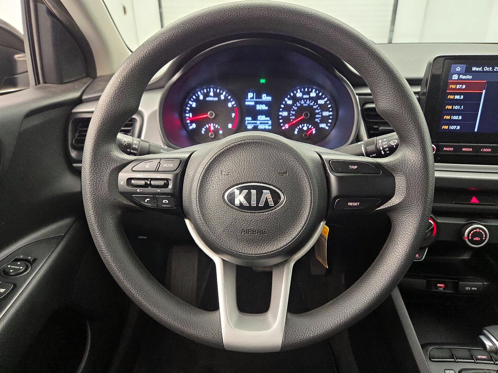 Thumbnail: 2021 Kia Rio - 10