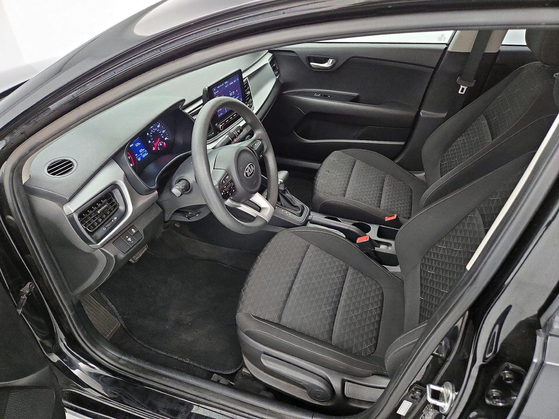 Thumbnail: 2021 Kia Rio - 11