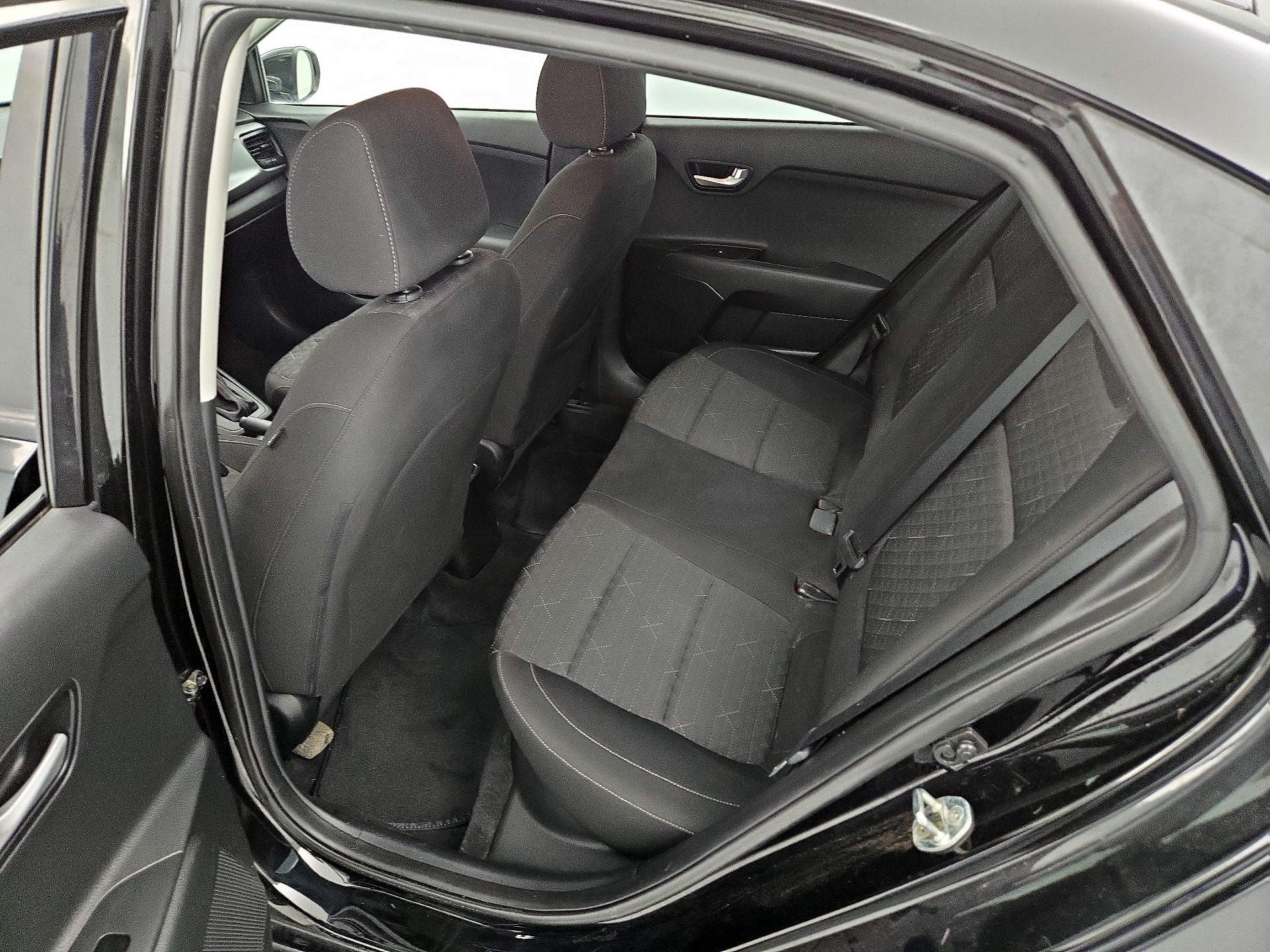 Thumbnail: 2021 Kia Rio - 19