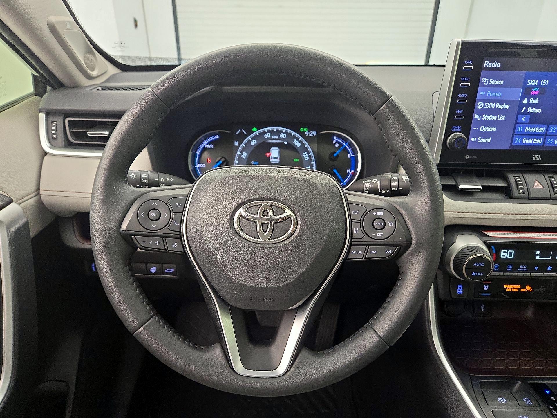 Thumbnail: 2022 Toyota RAV4 - 10