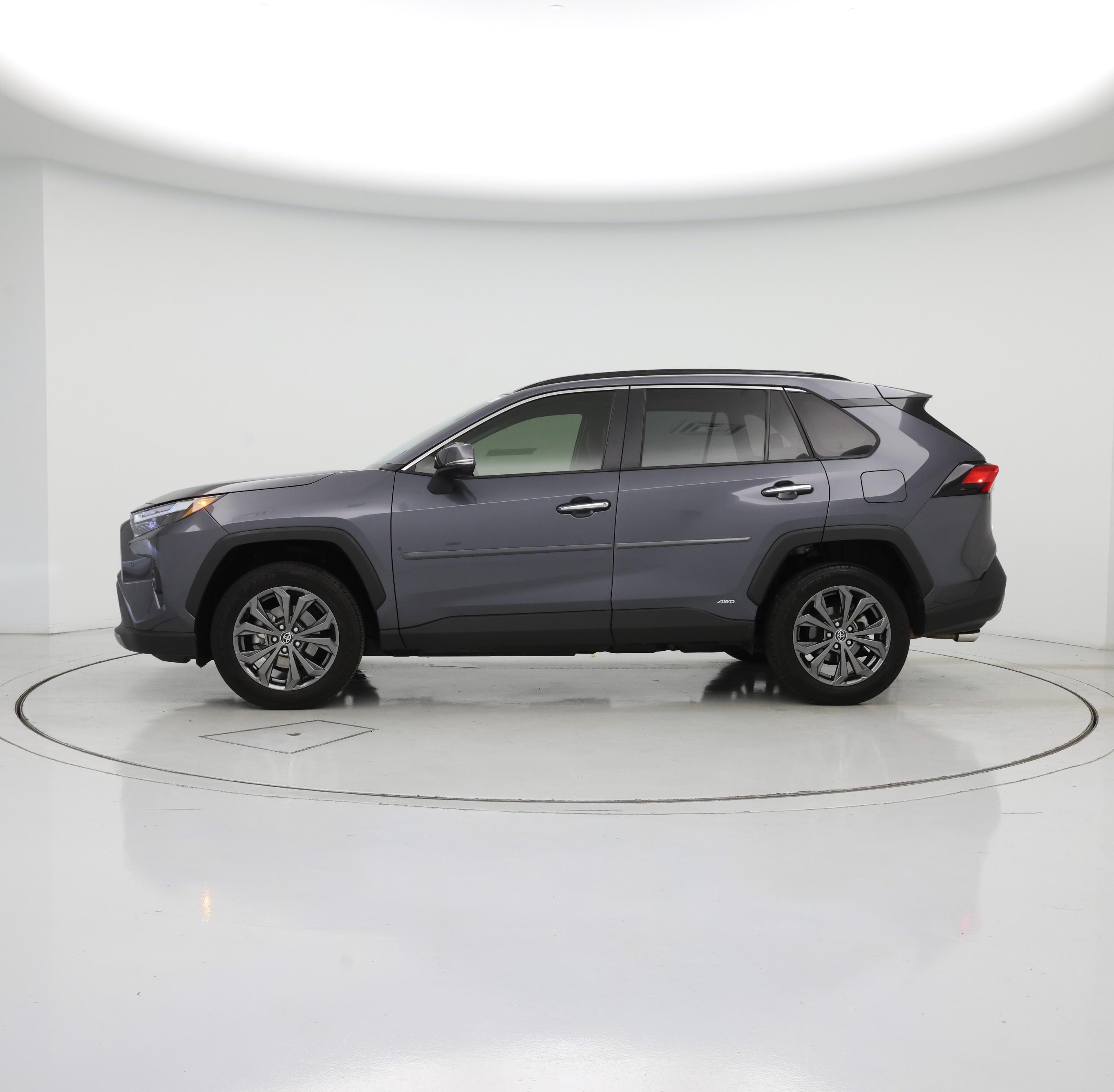 Thumbnail: 2022 Toyota RAV4 - 3