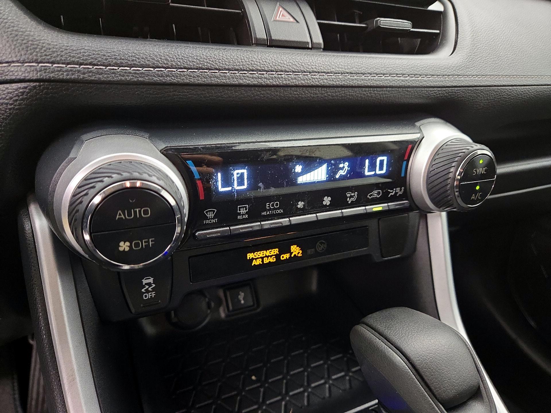 Thumbnail: 2020 Toyota RAV4 - 16