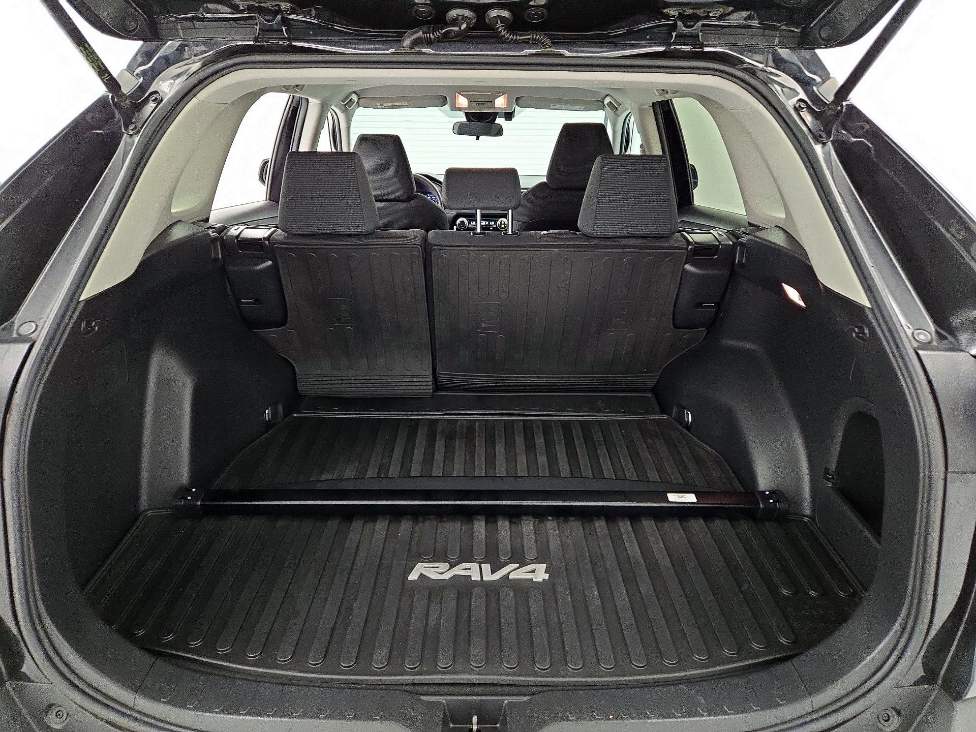 Thumbnail: 2020 Toyota RAV4 - 20