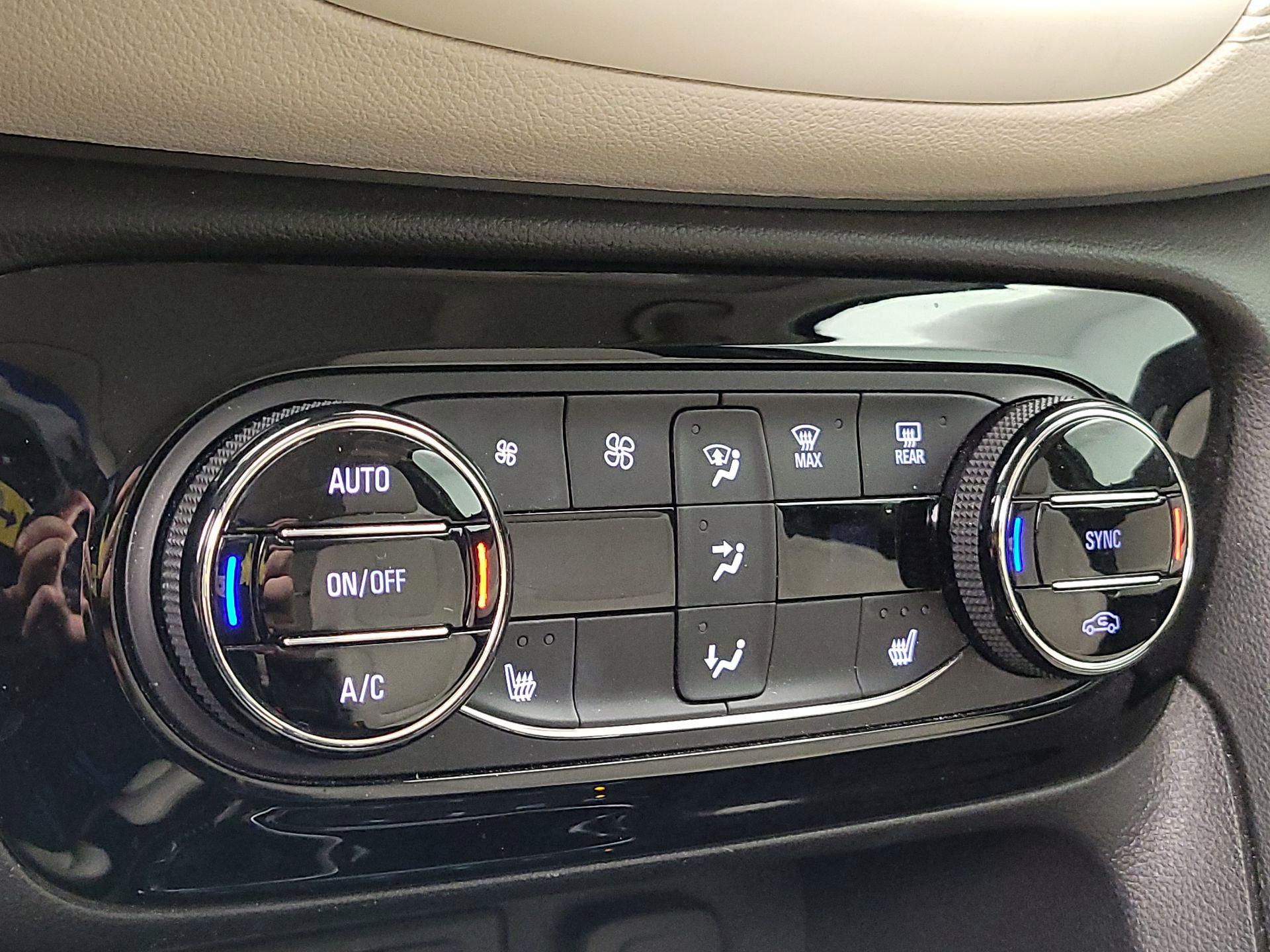 Thumbnail: 2020 Buick Encore GX - 16