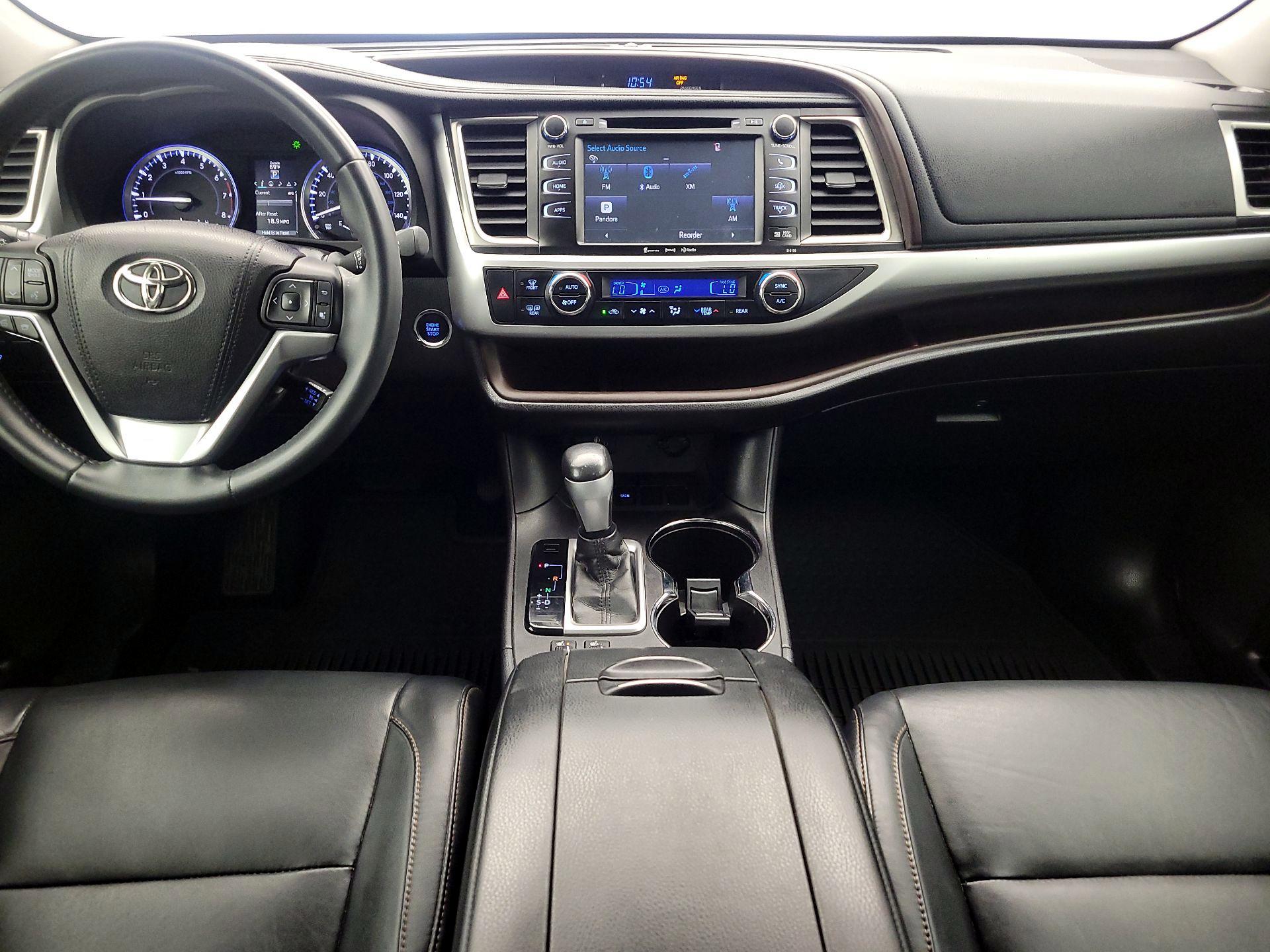 Thumbnail: 2016 Toyota Highlander - 9