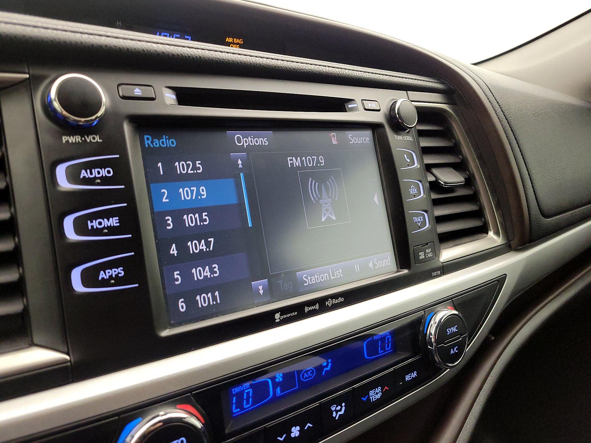 Thumbnail: 2016 Toyota Highlander - 15