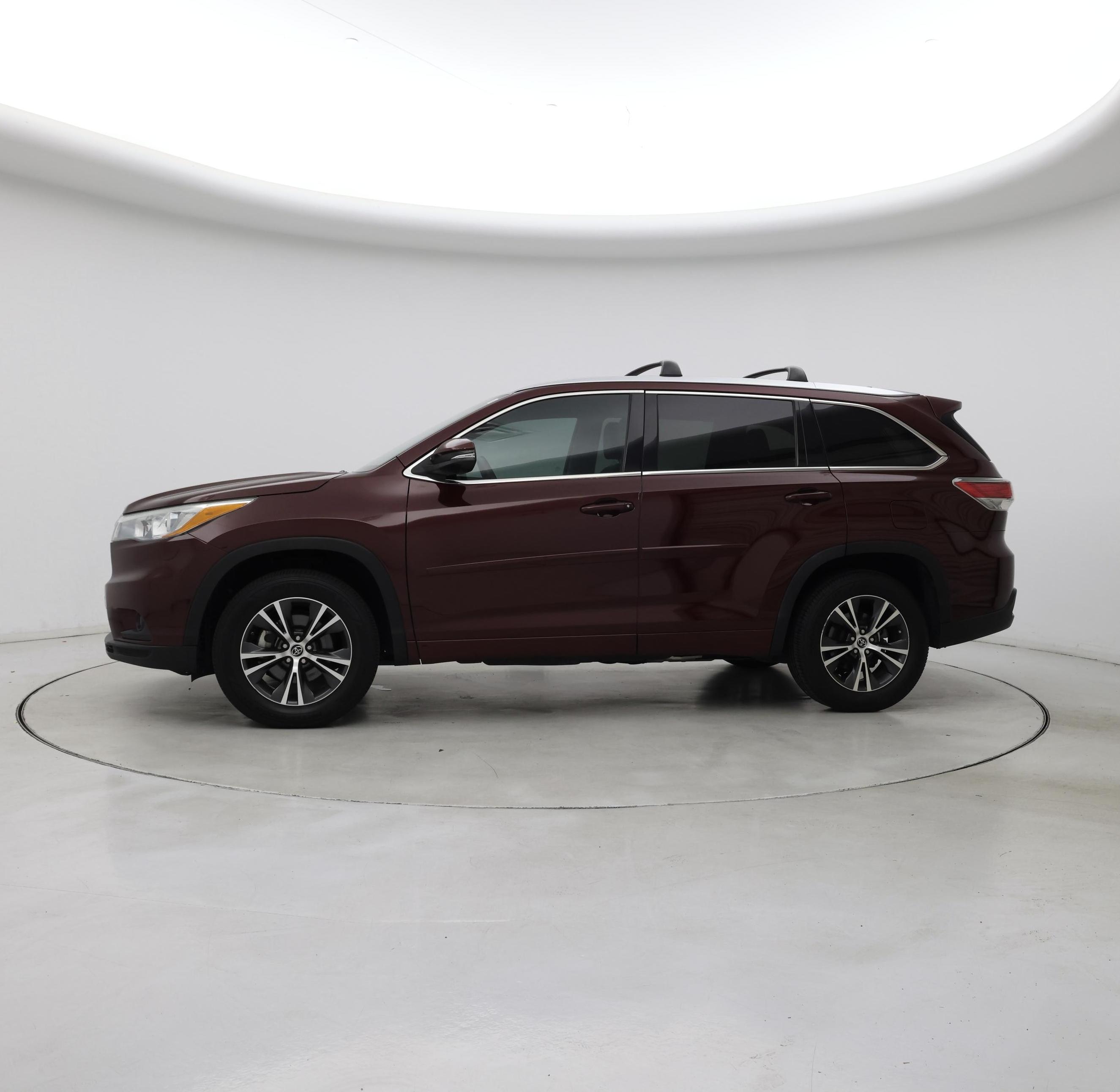 Thumbnail: 2016 Toyota Highlander - 3