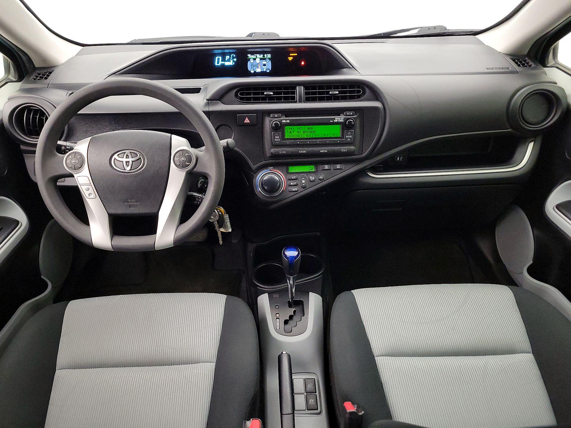 Thumbnail: 2014 Toyota Prius c - 9