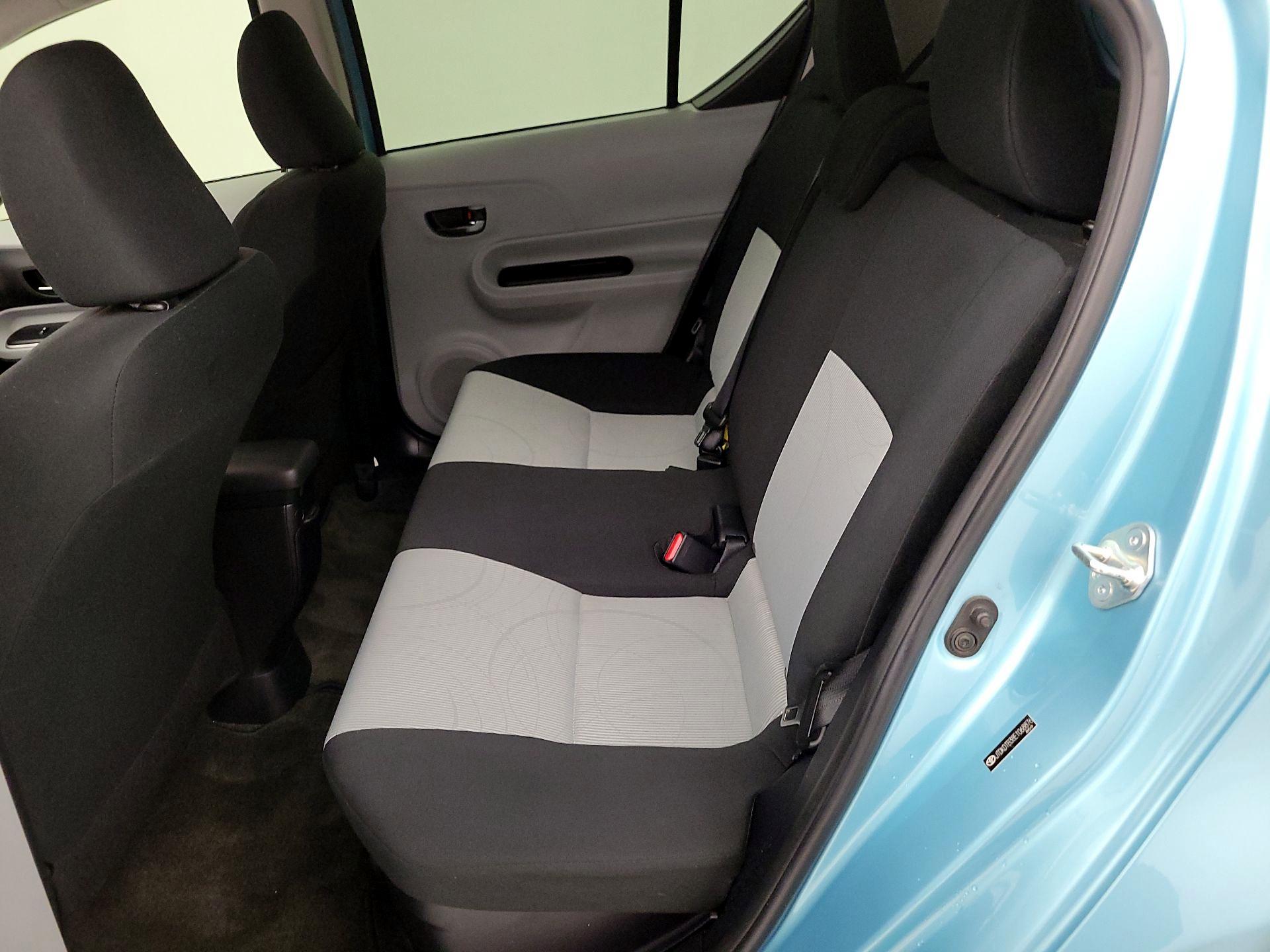 Thumbnail: 2014 Toyota Prius c - 18