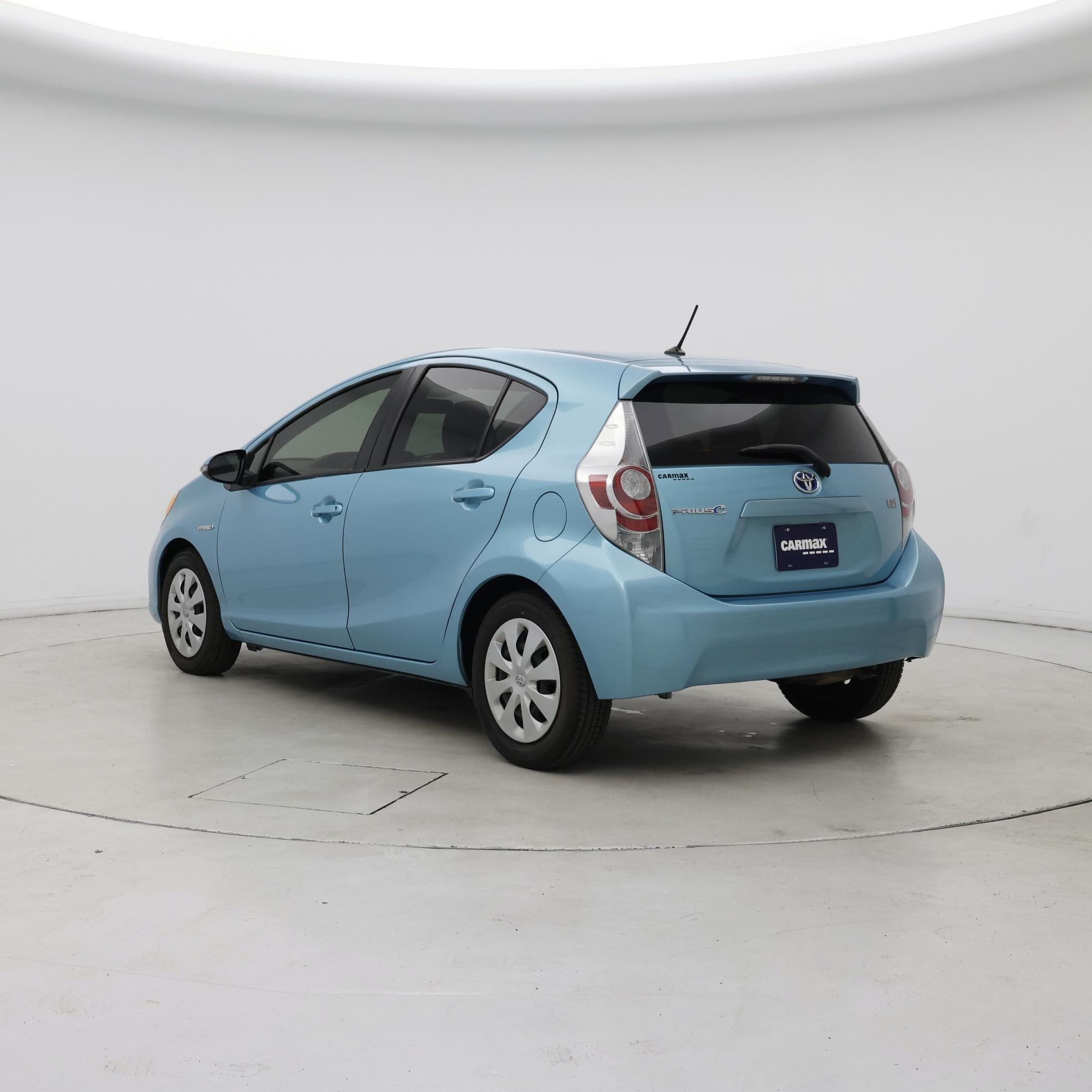 Thumbnail: 2014 Toyota Prius c - 2