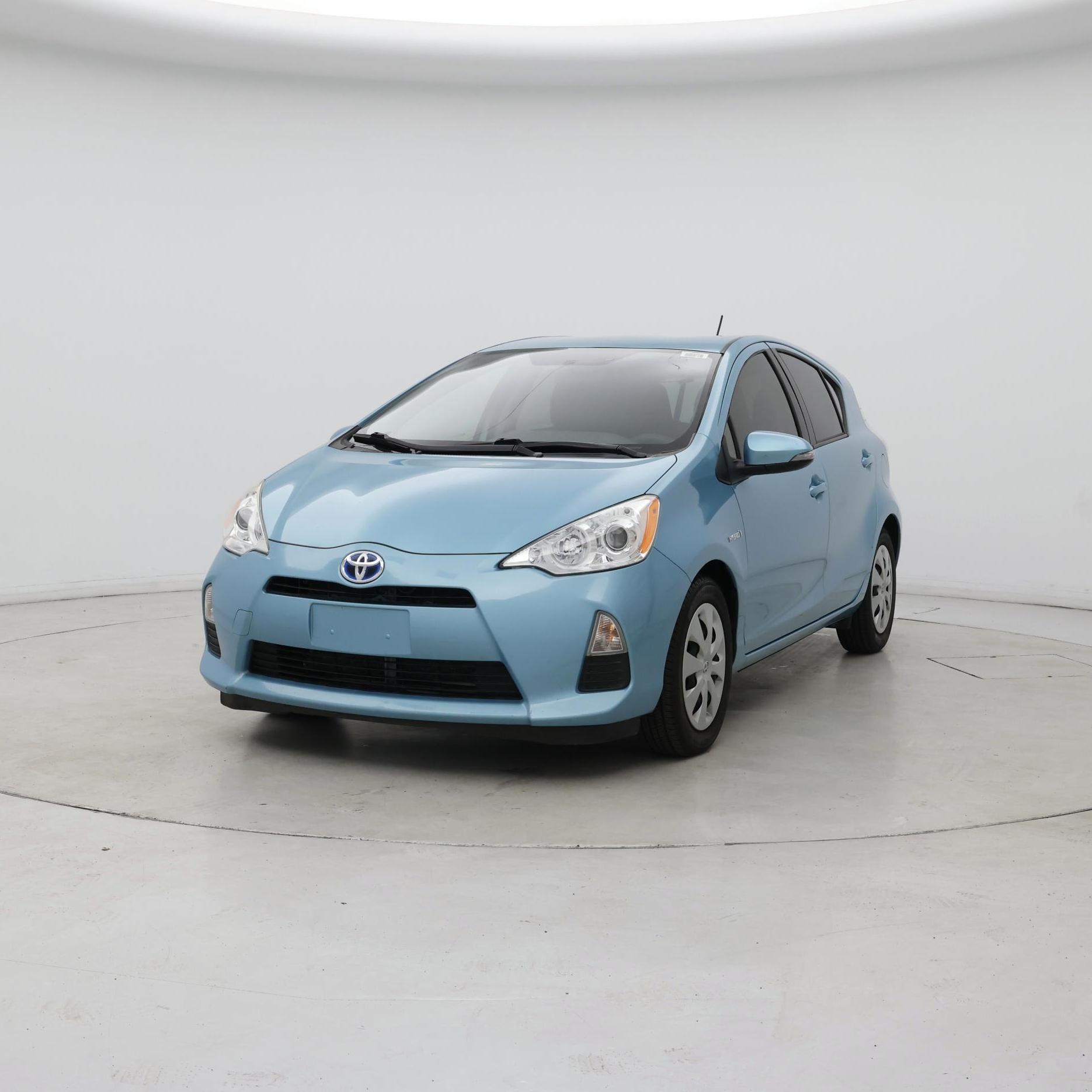Thumbnail: 2014 Toyota Prius c - 4
