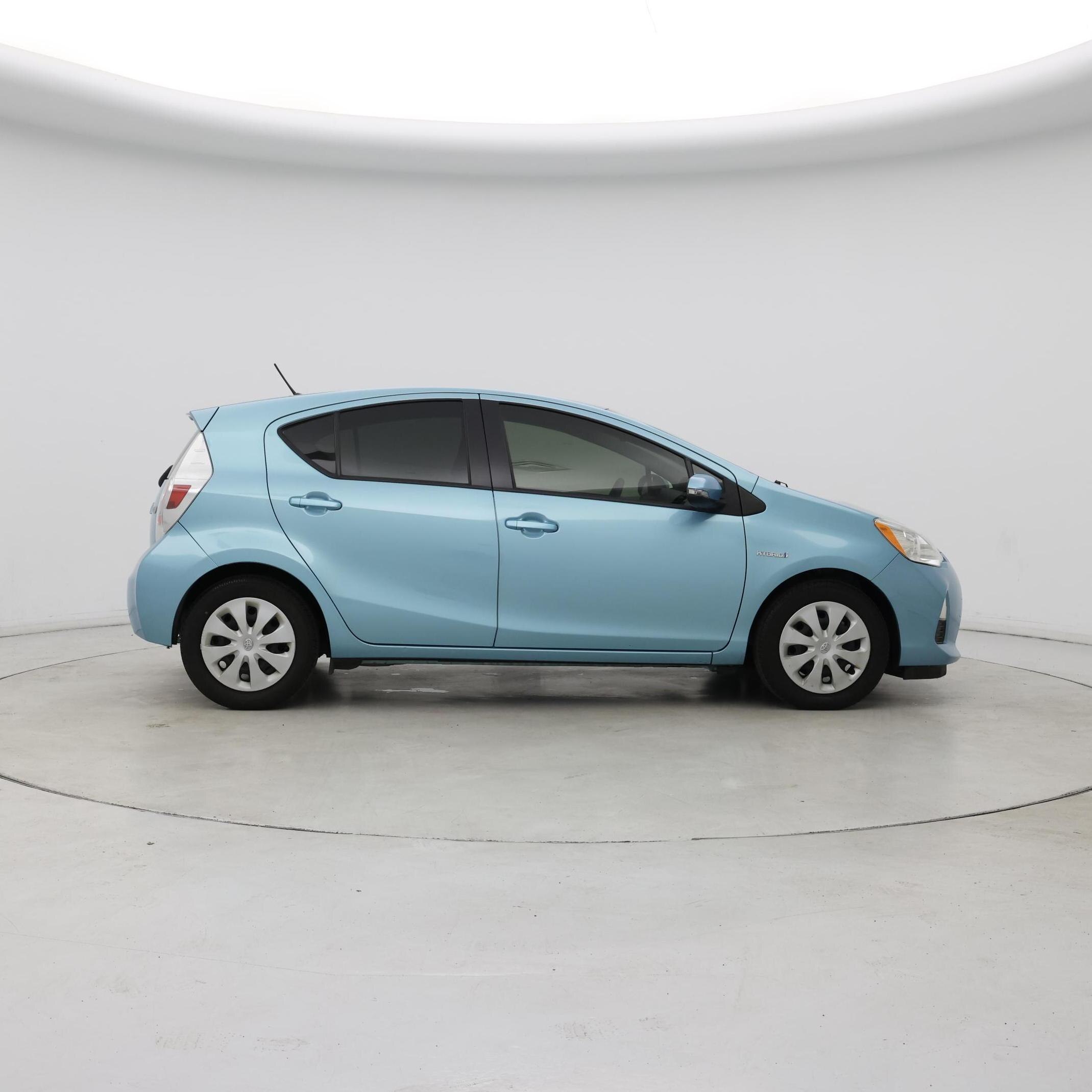 Thumbnail: 2014 Toyota Prius c - 7
