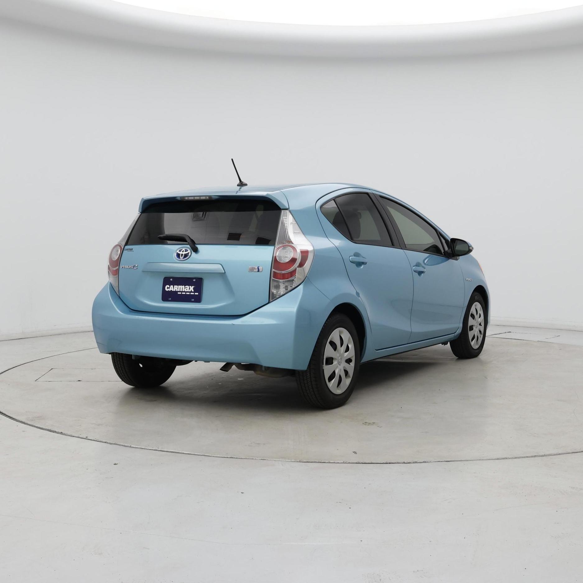 Thumbnail: 2014 Toyota Prius c - 8
