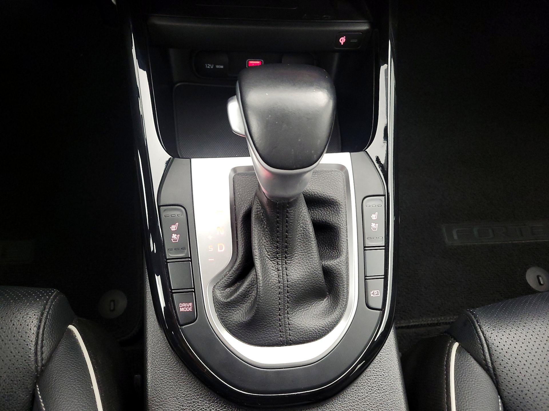 Thumbnail: 2022 Kia Forte - 17