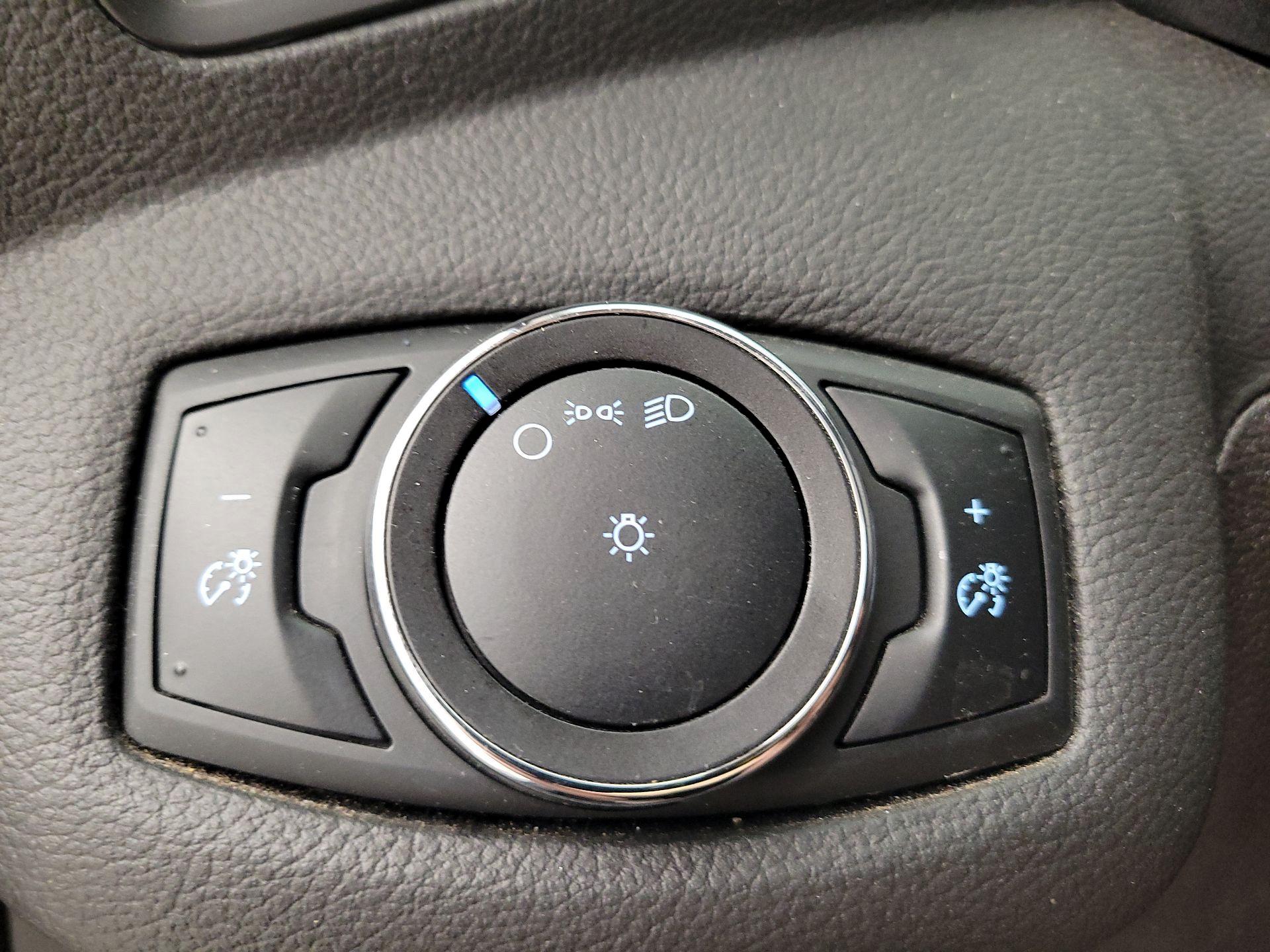 Thumbnail: 2015 Ford Escape - 13
