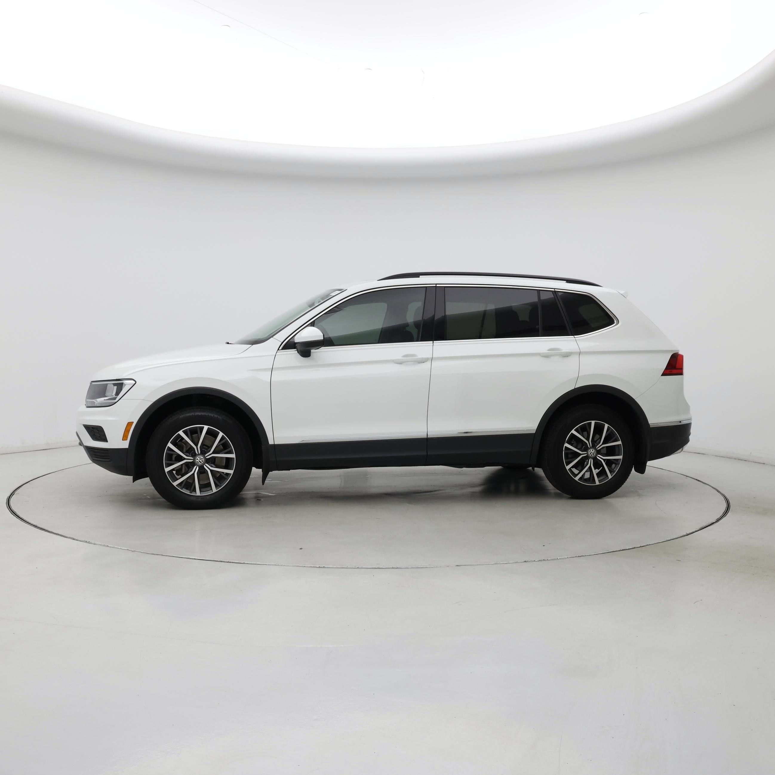 Thumbnail: 2020 Volkswagen Tiguan - 3