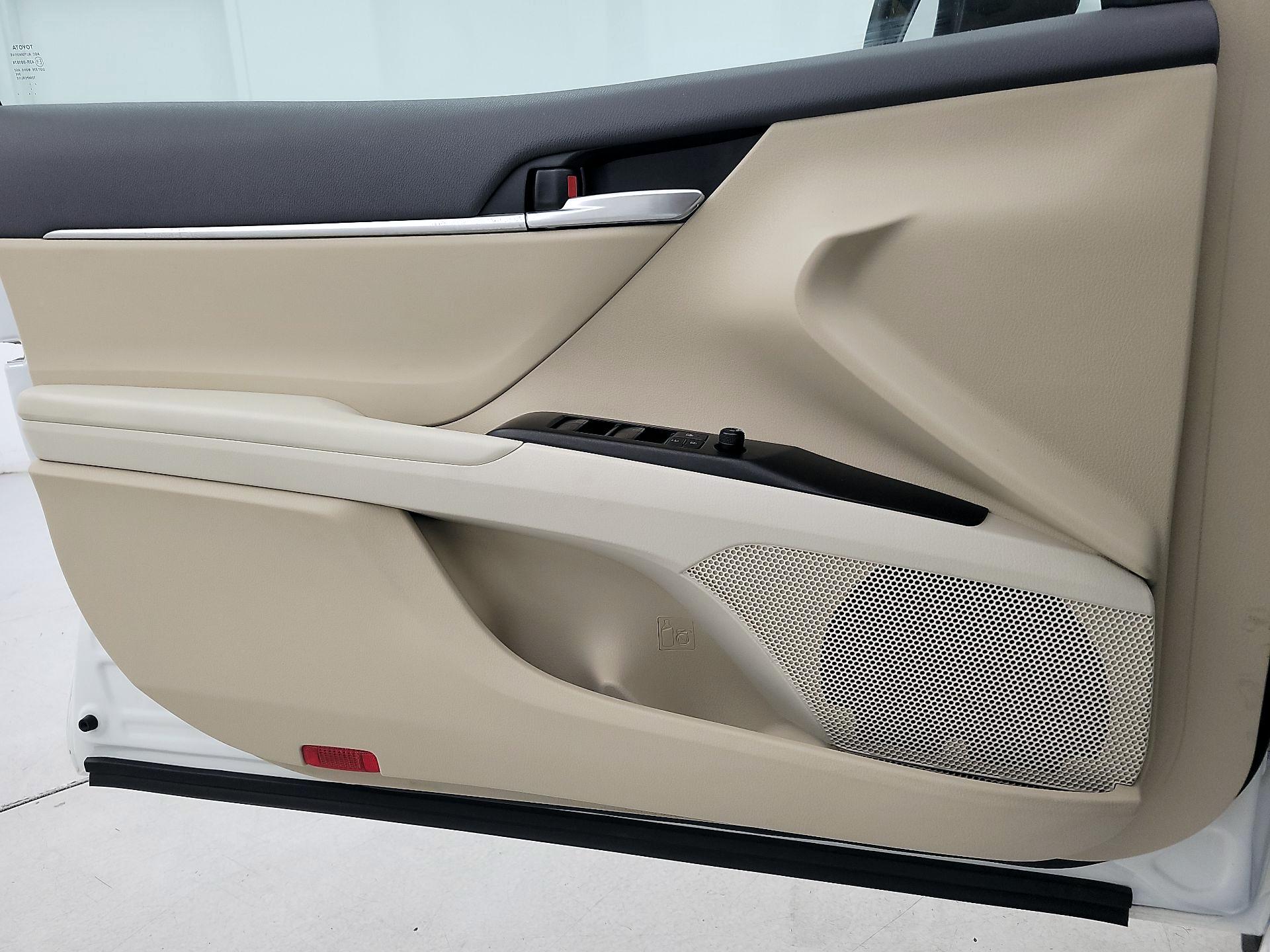 Thumbnail: 2023 Toyota Camry - 12