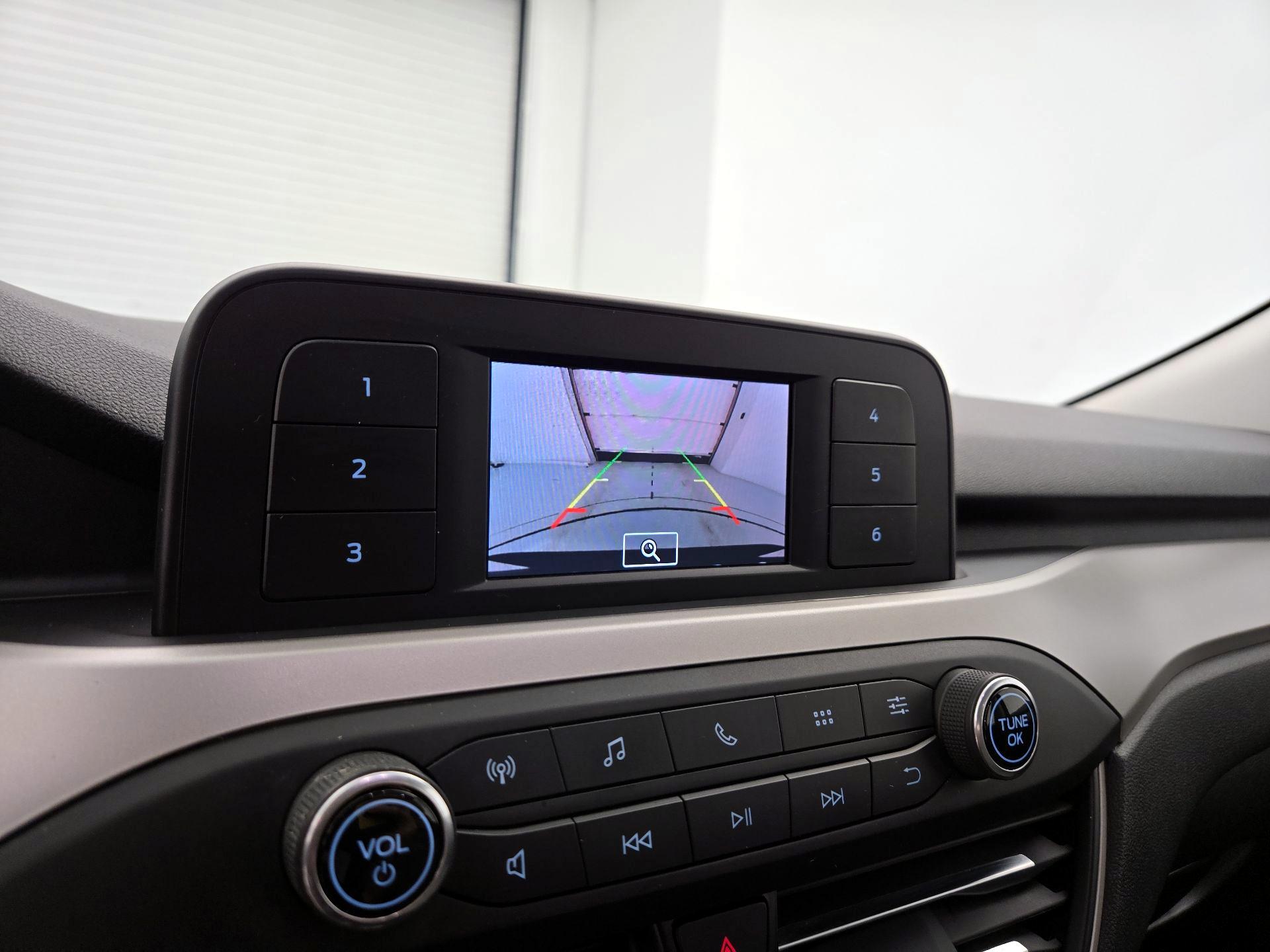 Thumbnail: 2021 Ford Escape - 14