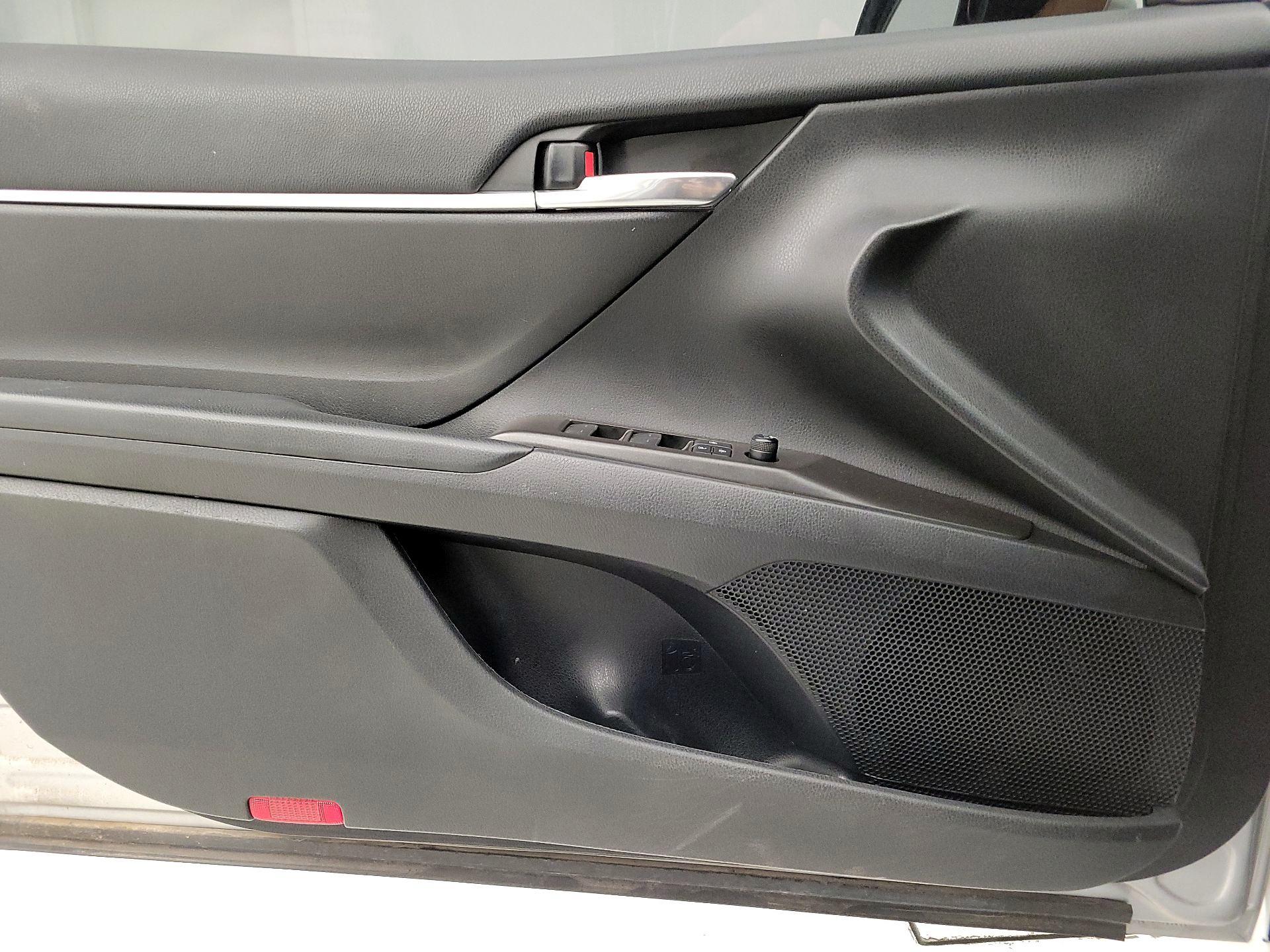Thumbnail: 2021 Toyota Camry - 12