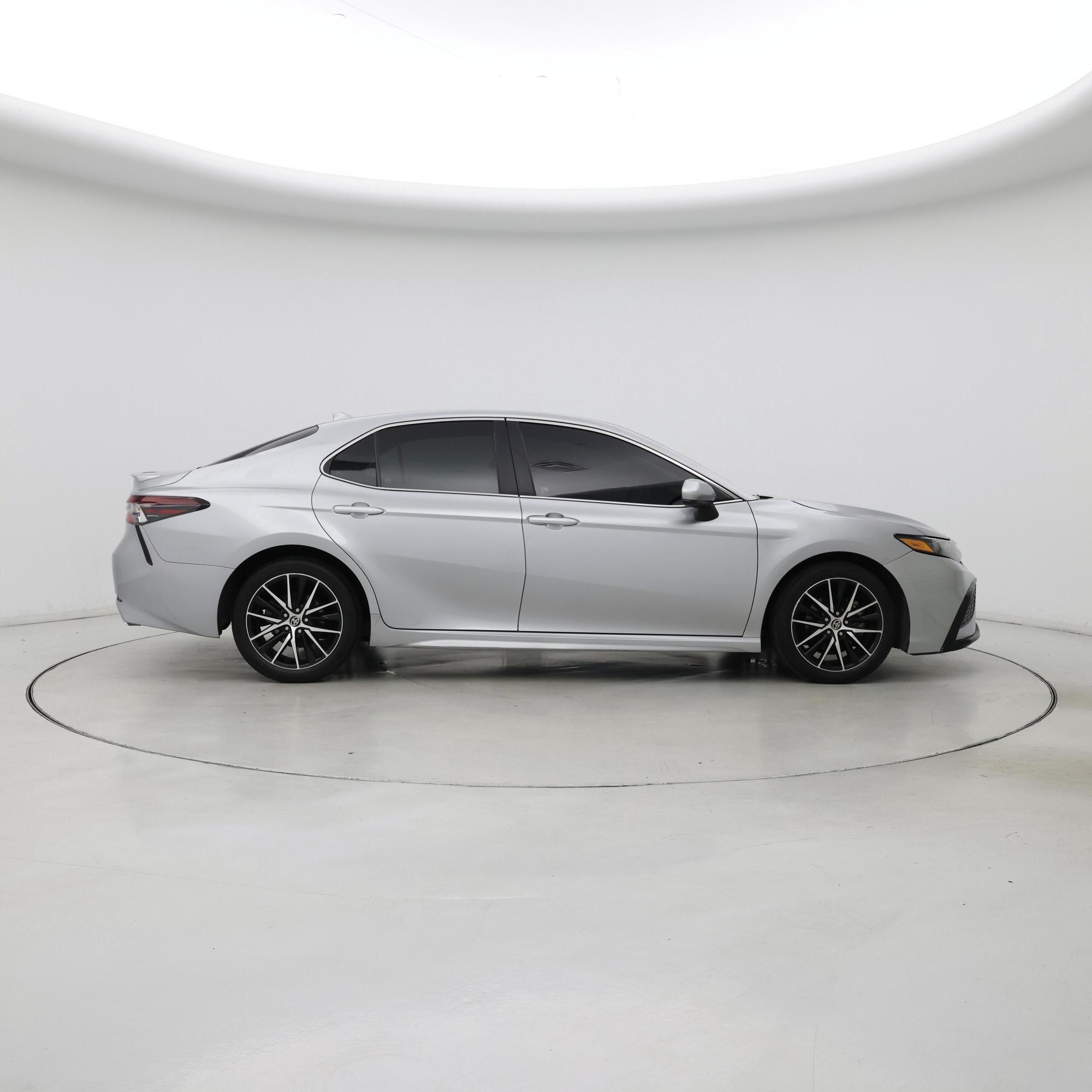 Thumbnail: 2021 Toyota Camry - 7