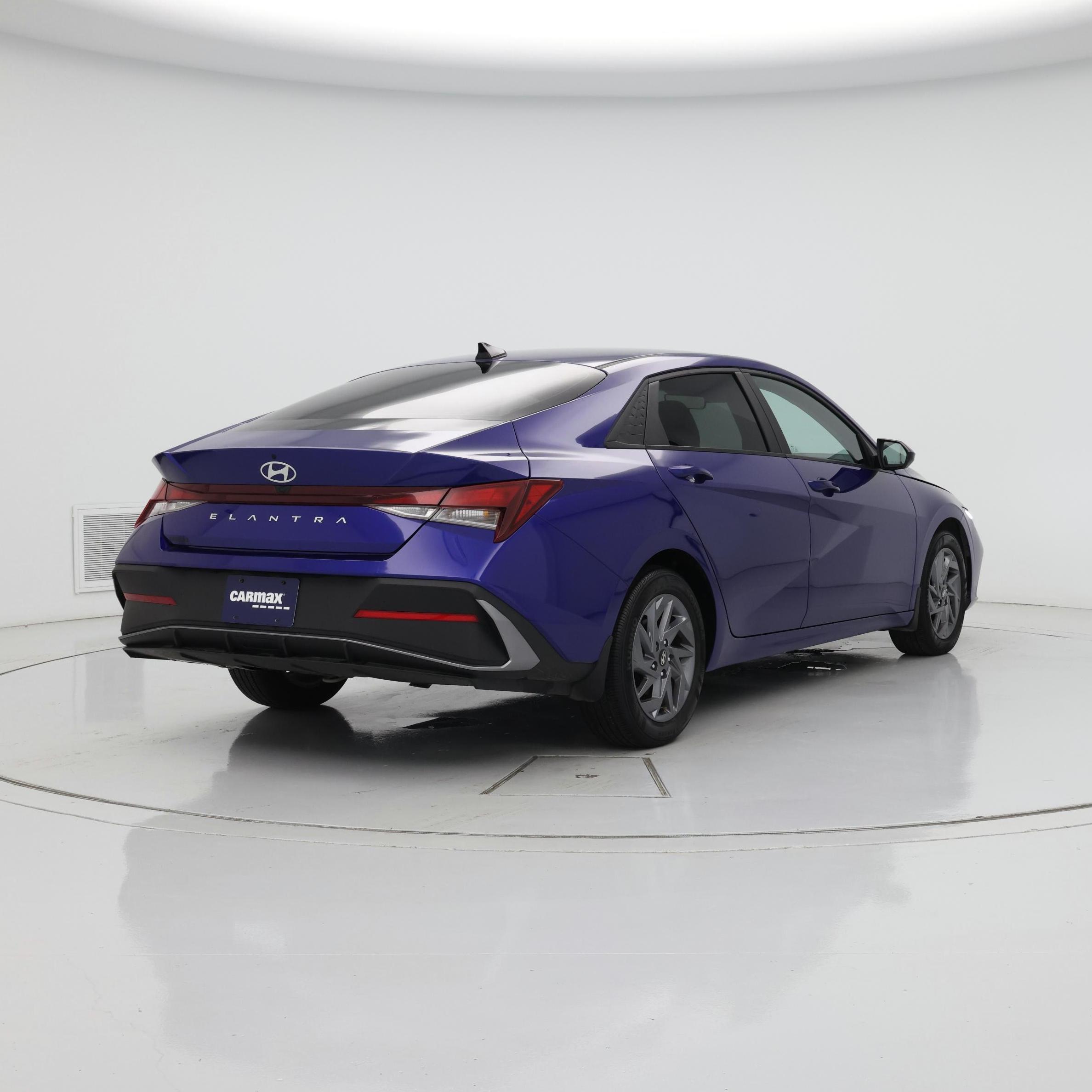Thumbnail: 2024 Hyundai Elantra - 8
