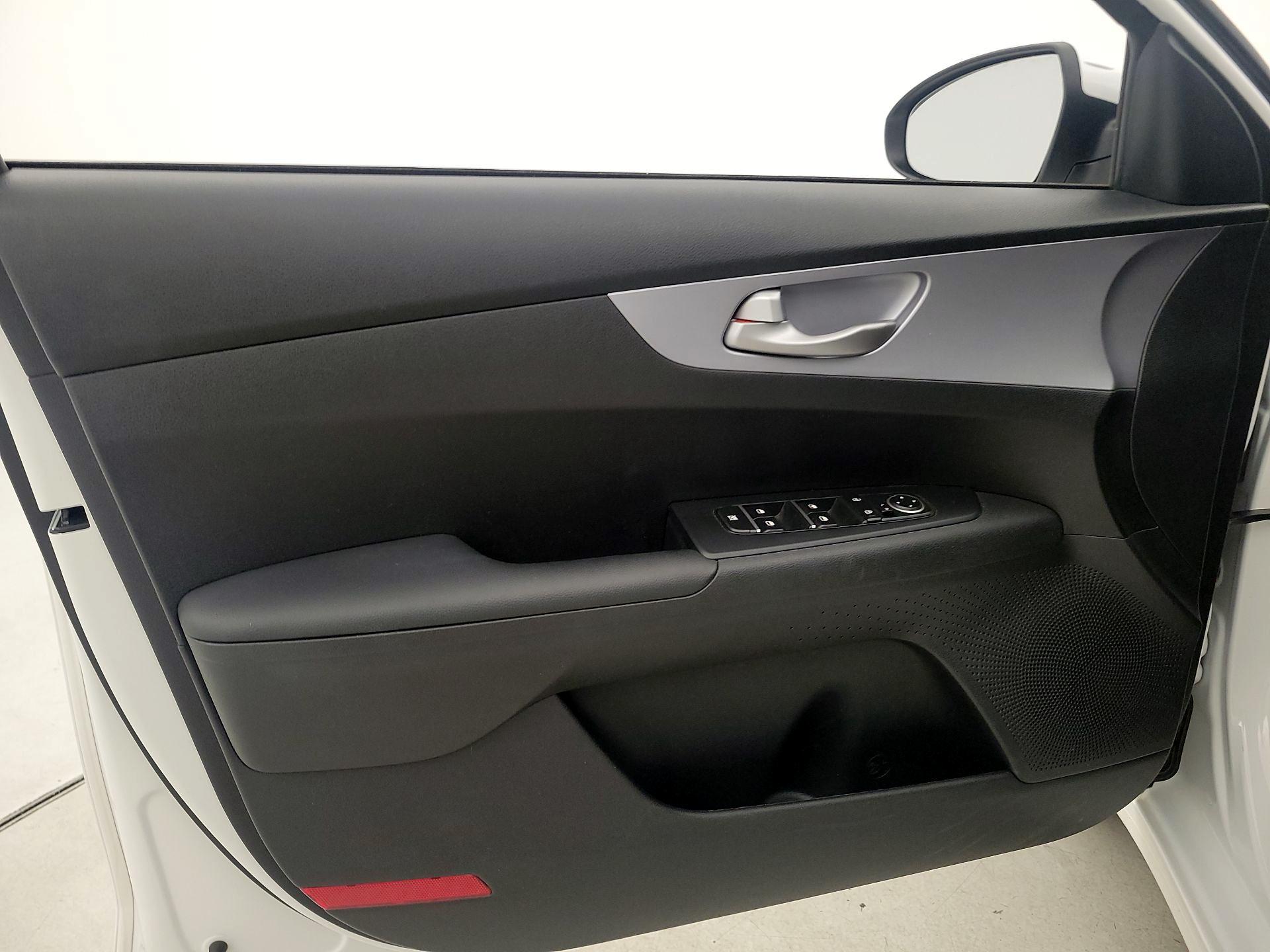 Thumbnail: 2024 Kia Forte - 12