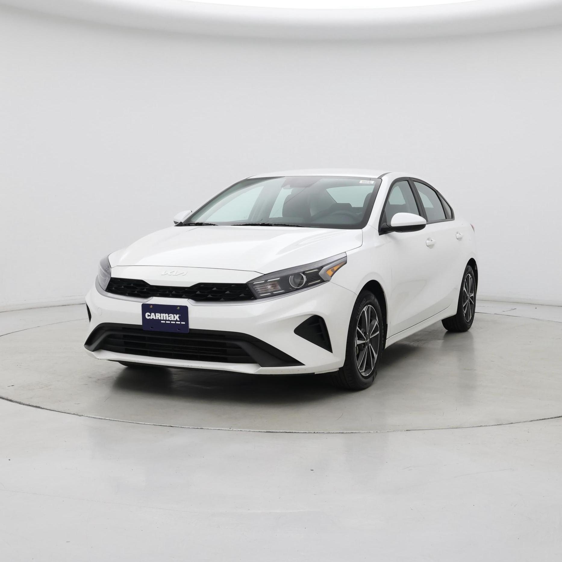 Thumbnail: 2024 Kia Forte - 4