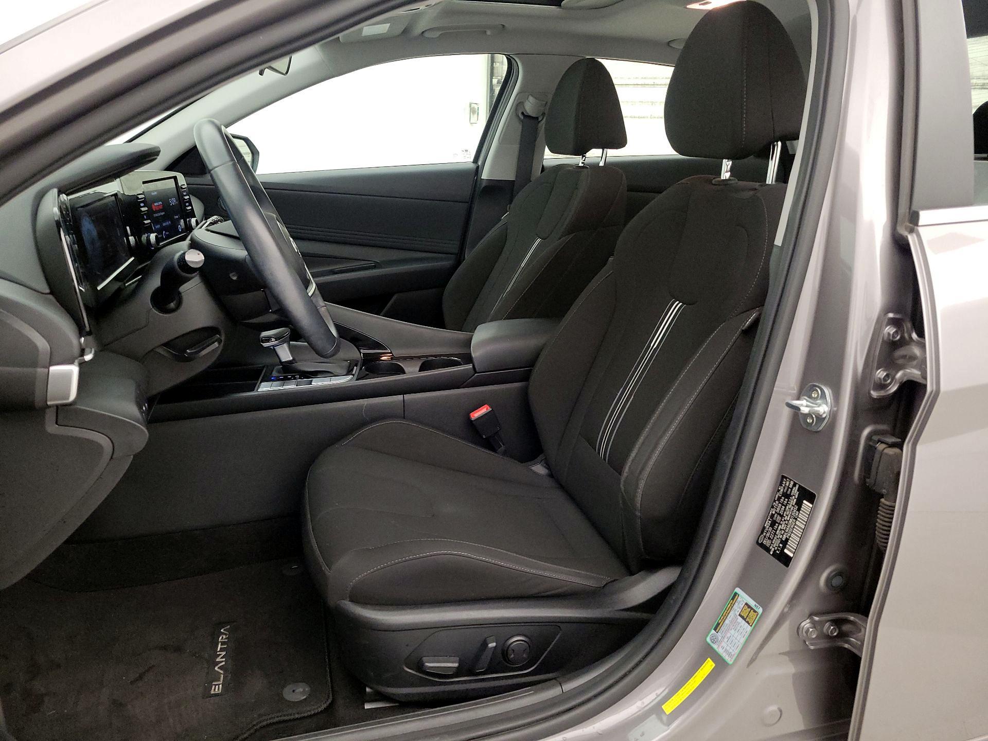Thumbnail: 2021 Hyundai Elantra - 11