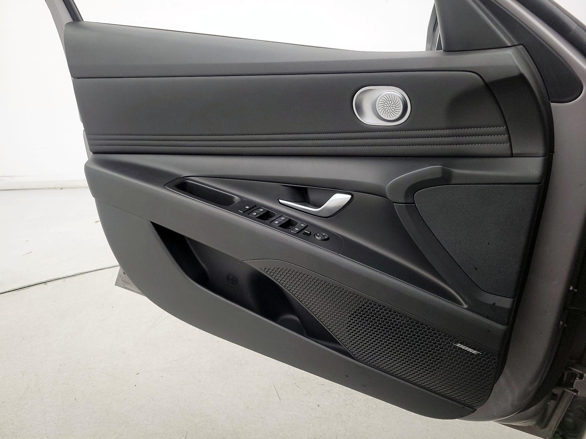 Thumbnail: 2021 Hyundai Elantra - 12