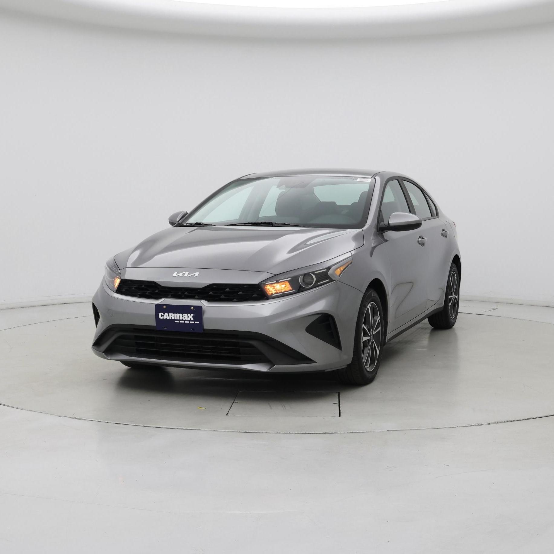 Thumbnail: 2024 Kia Forte - 4