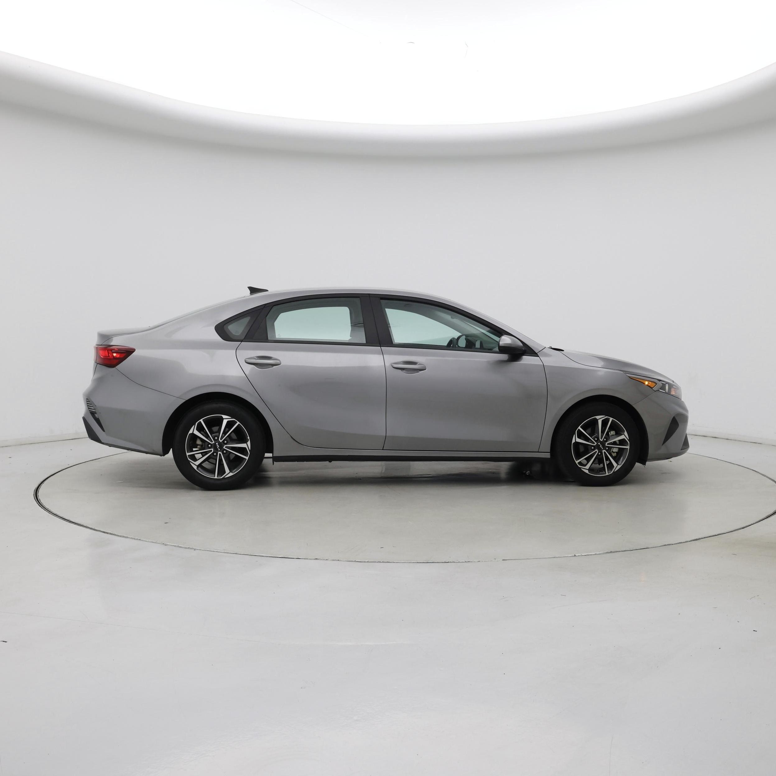 Thumbnail: 2024 Kia Forte - 7