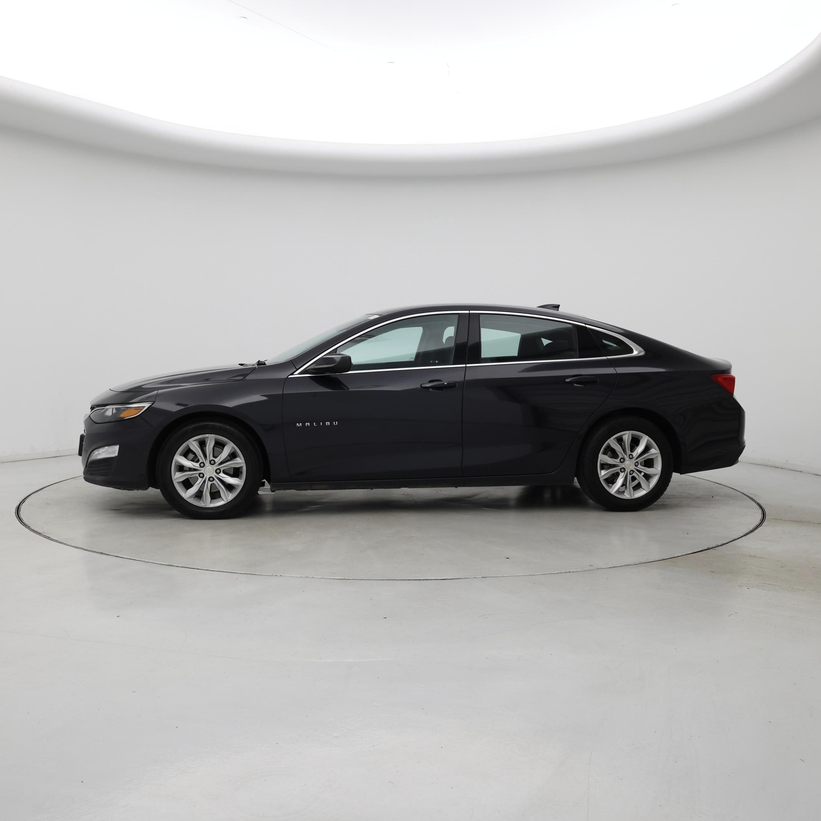 Thumbnail: 2023 Chevrolet Malibu - 3