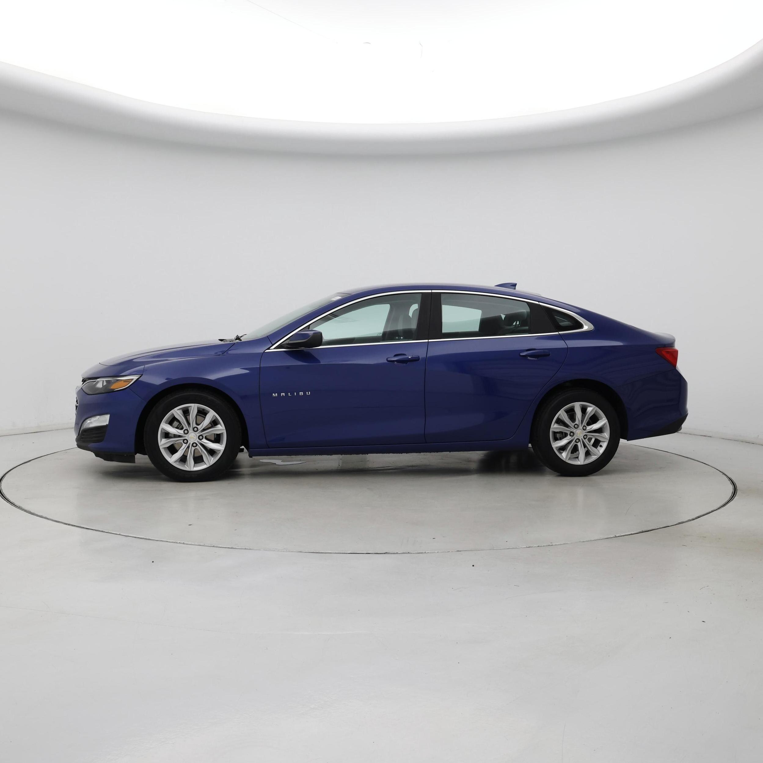 Thumbnail: 2023 Chevrolet Malibu - 3