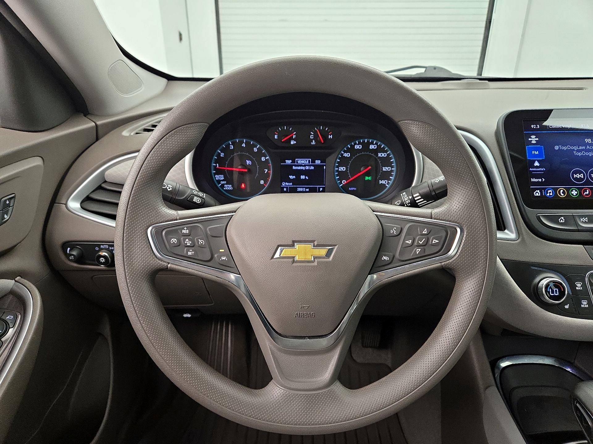 Thumbnail: 2023 Chevrolet Malibu - 10