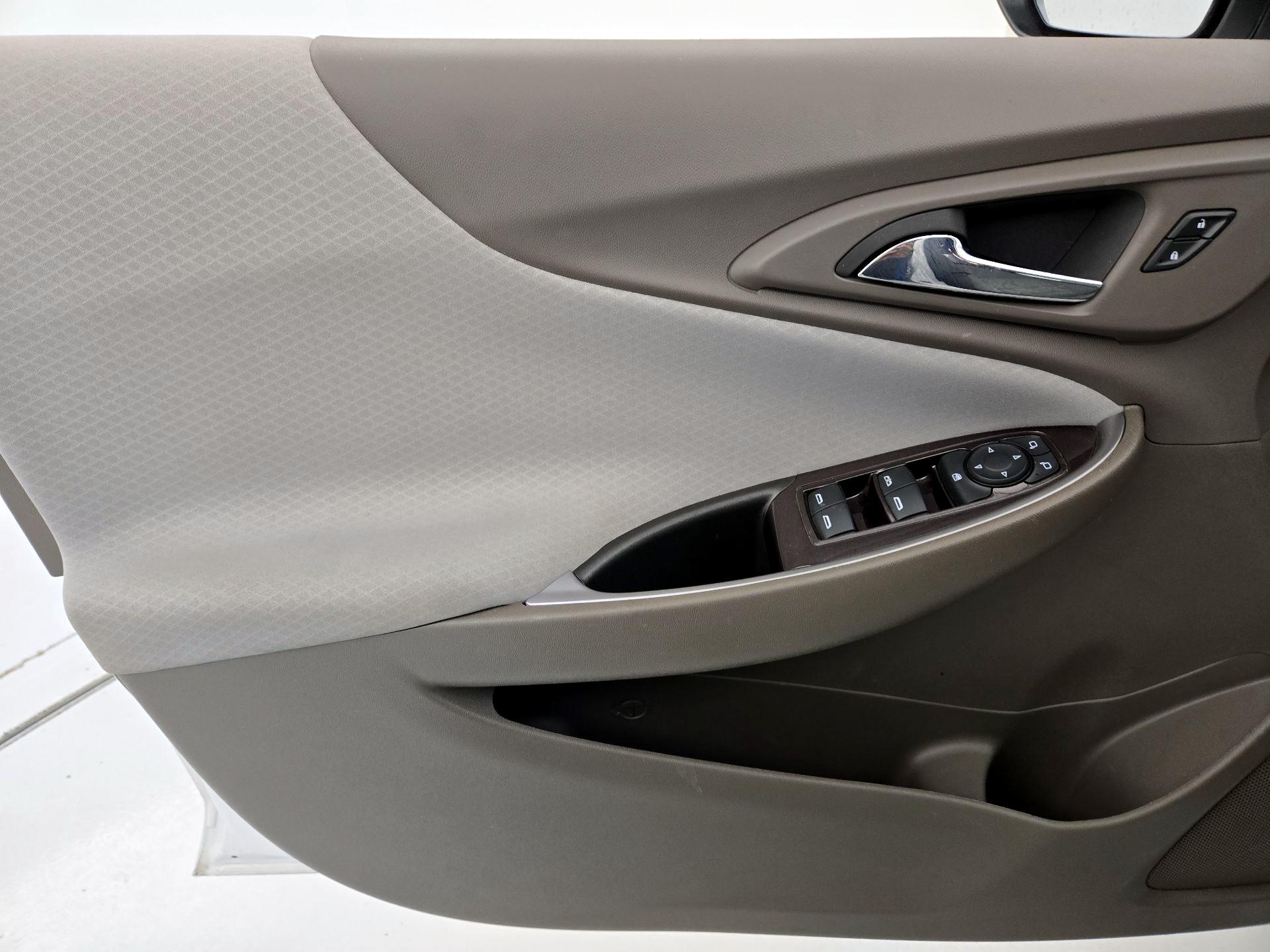 Thumbnail: 2023 Chevrolet Malibu - 12