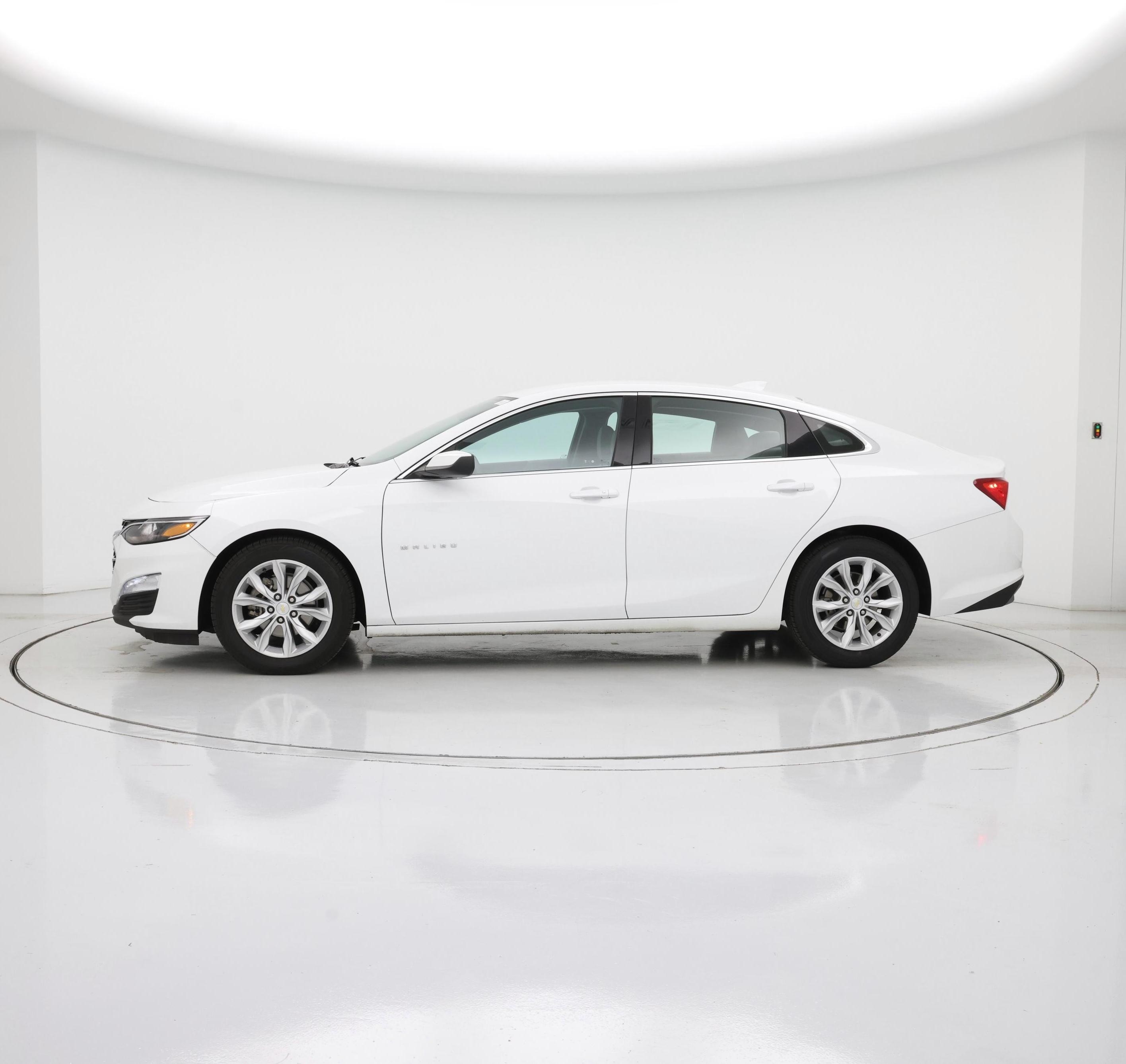 Thumbnail: 2023 Chevrolet Malibu - 3