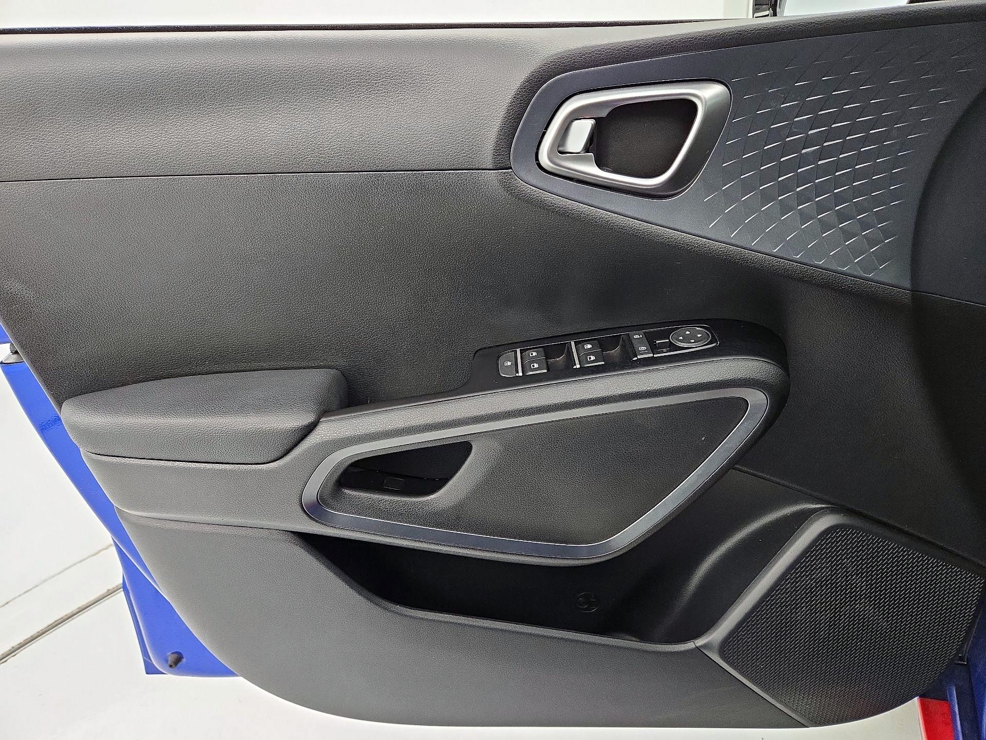 Thumbnail: 2022 Kia Soul - 12