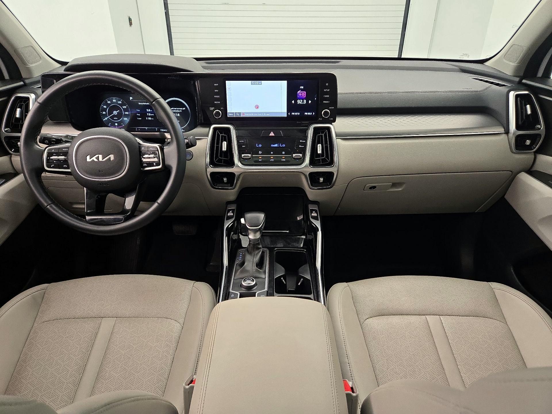 Thumbnail: 2023 Kia Sorento - 9