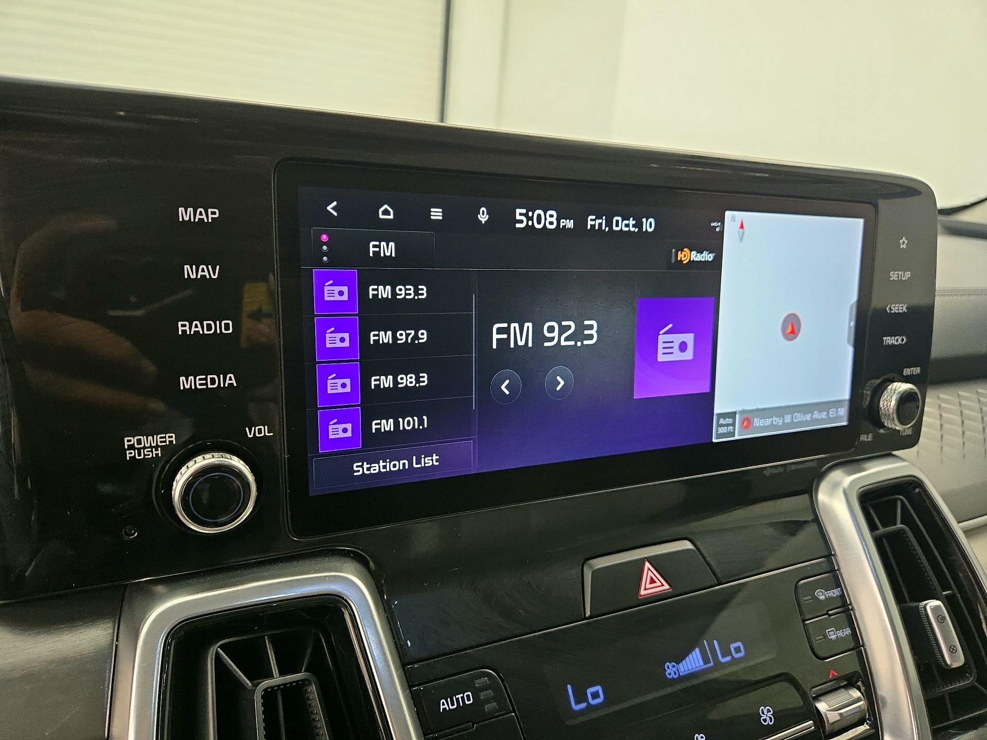 Thumbnail: 2023 Kia Sorento - 16