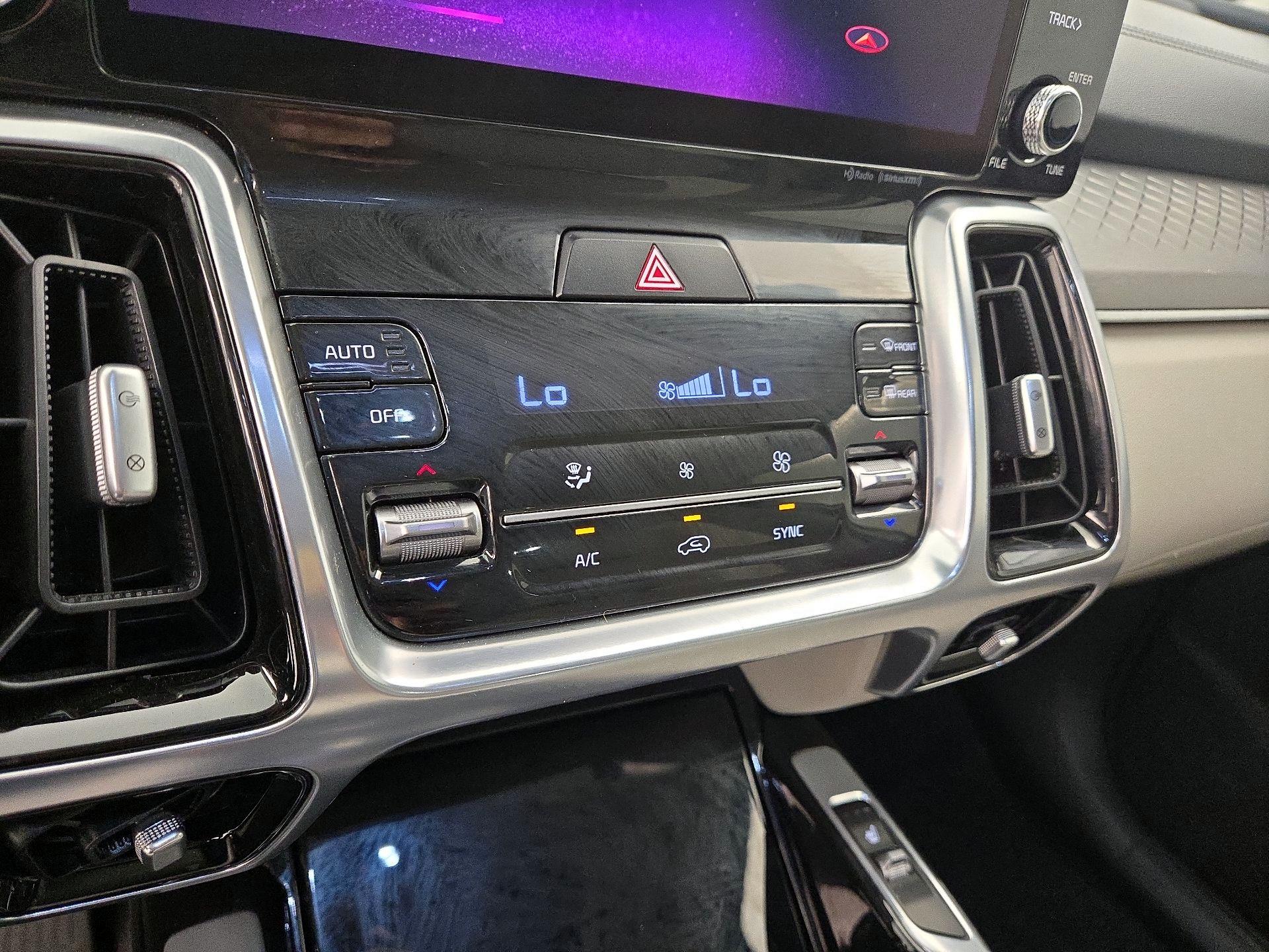 Thumbnail: 2023 Kia Sorento - 17