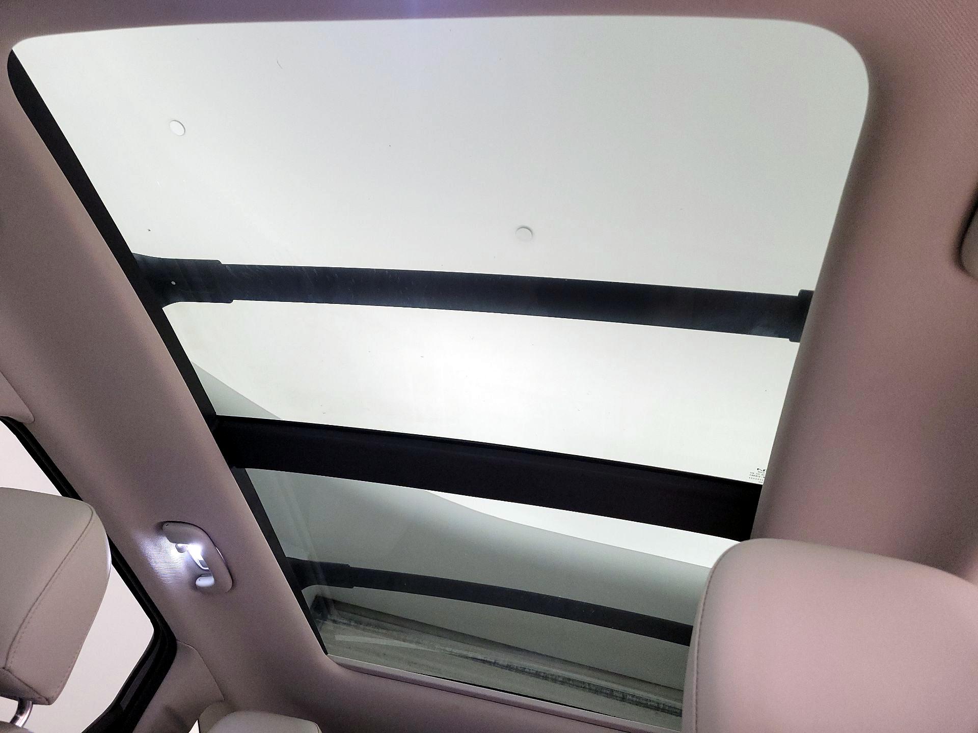Thumbnail: 2023 Kia Sorento - 20