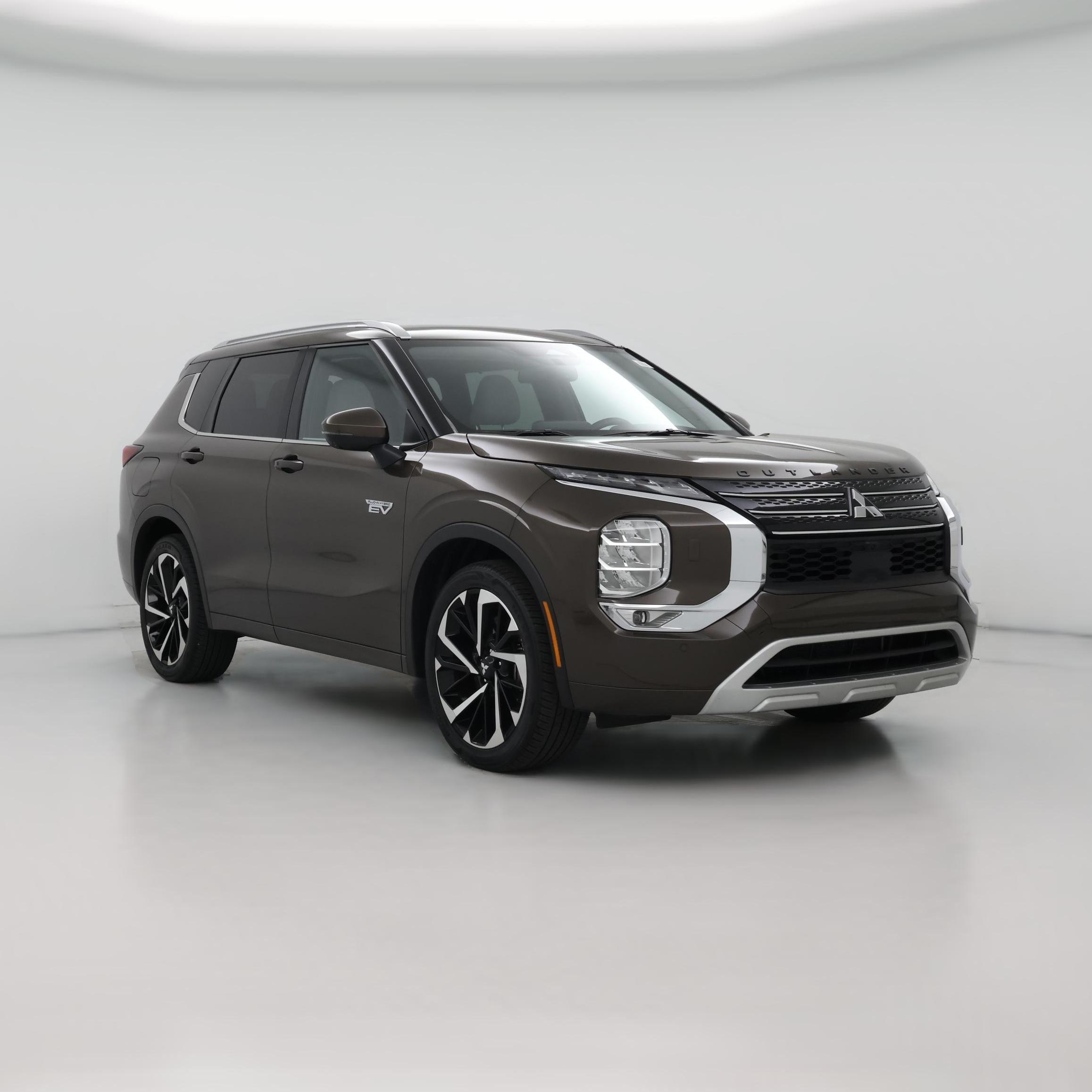 Thumbnail: 2023 Mitsubishi Outlander - 1