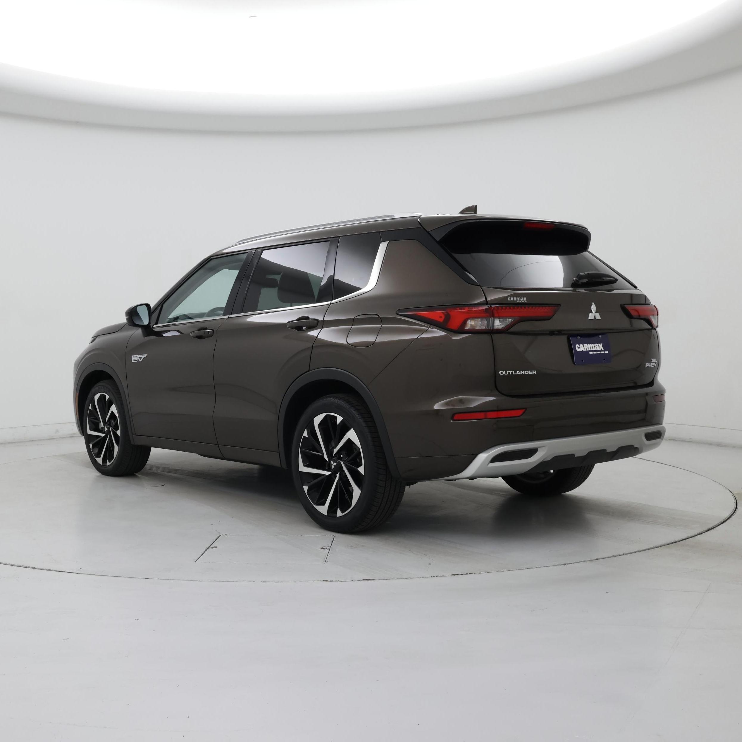 Thumbnail: 2023 Mitsubishi Outlander - 2