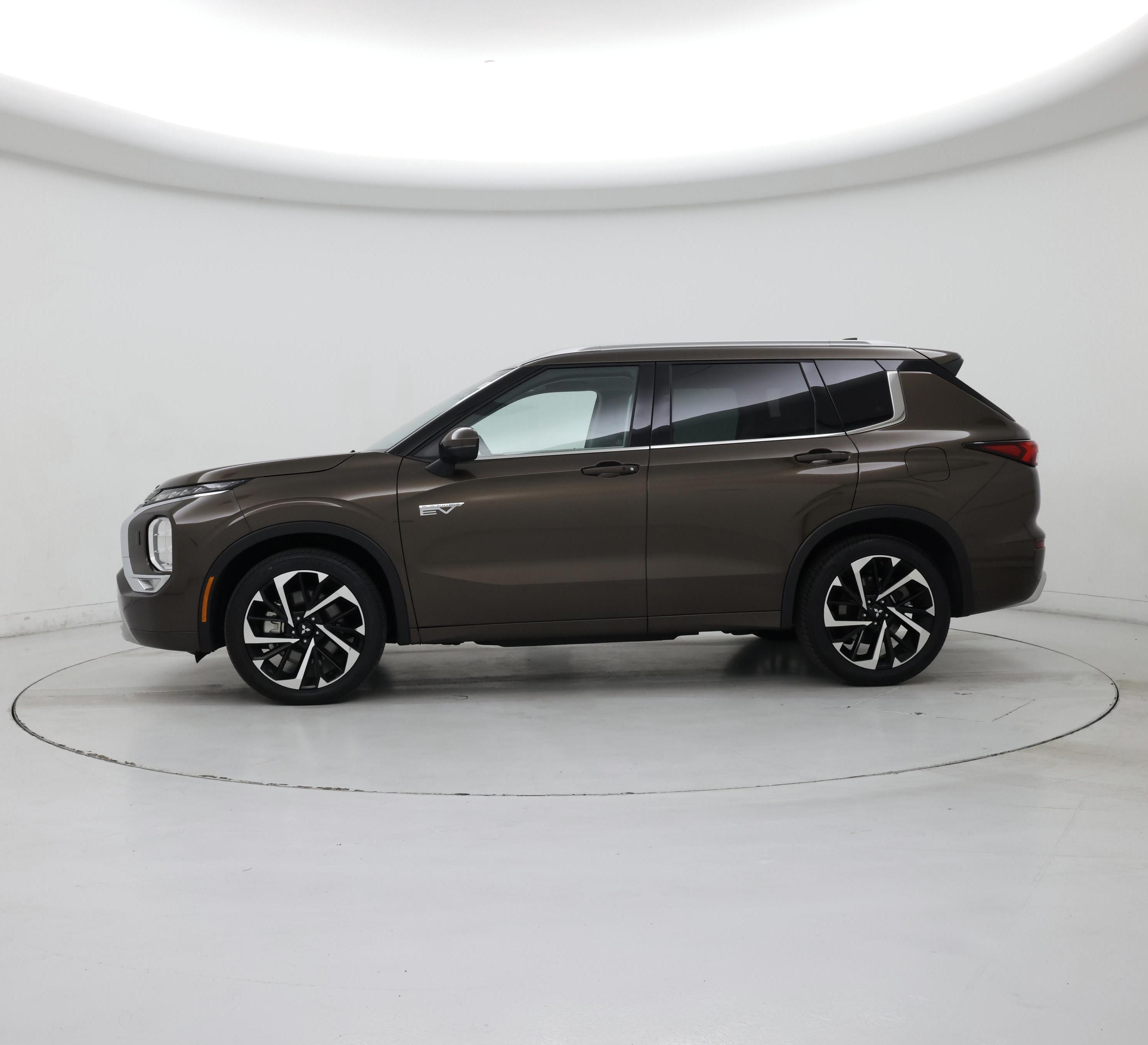 Thumbnail: 2023 Mitsubishi Outlander - 3