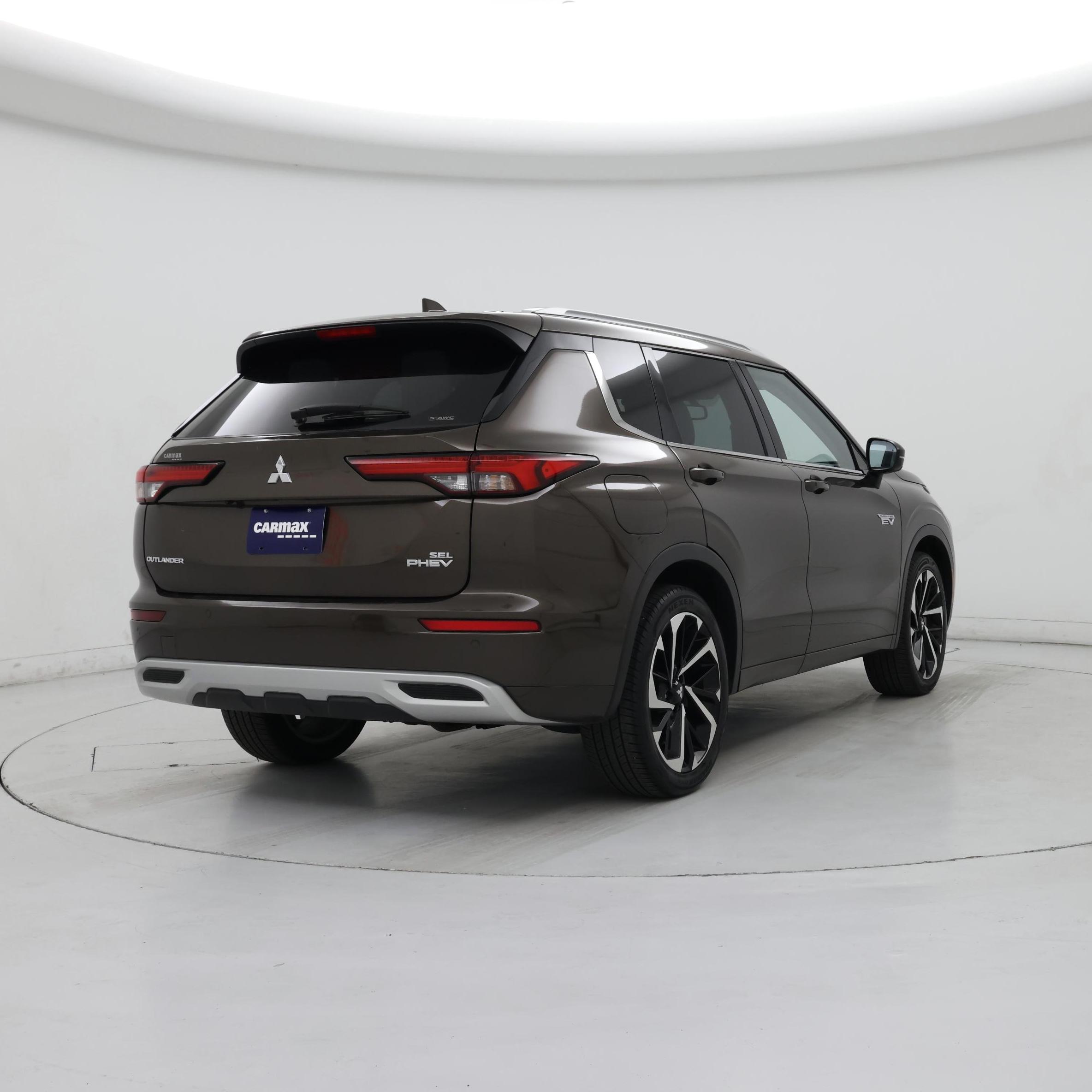 Thumbnail: 2023 Mitsubishi Outlander - 8