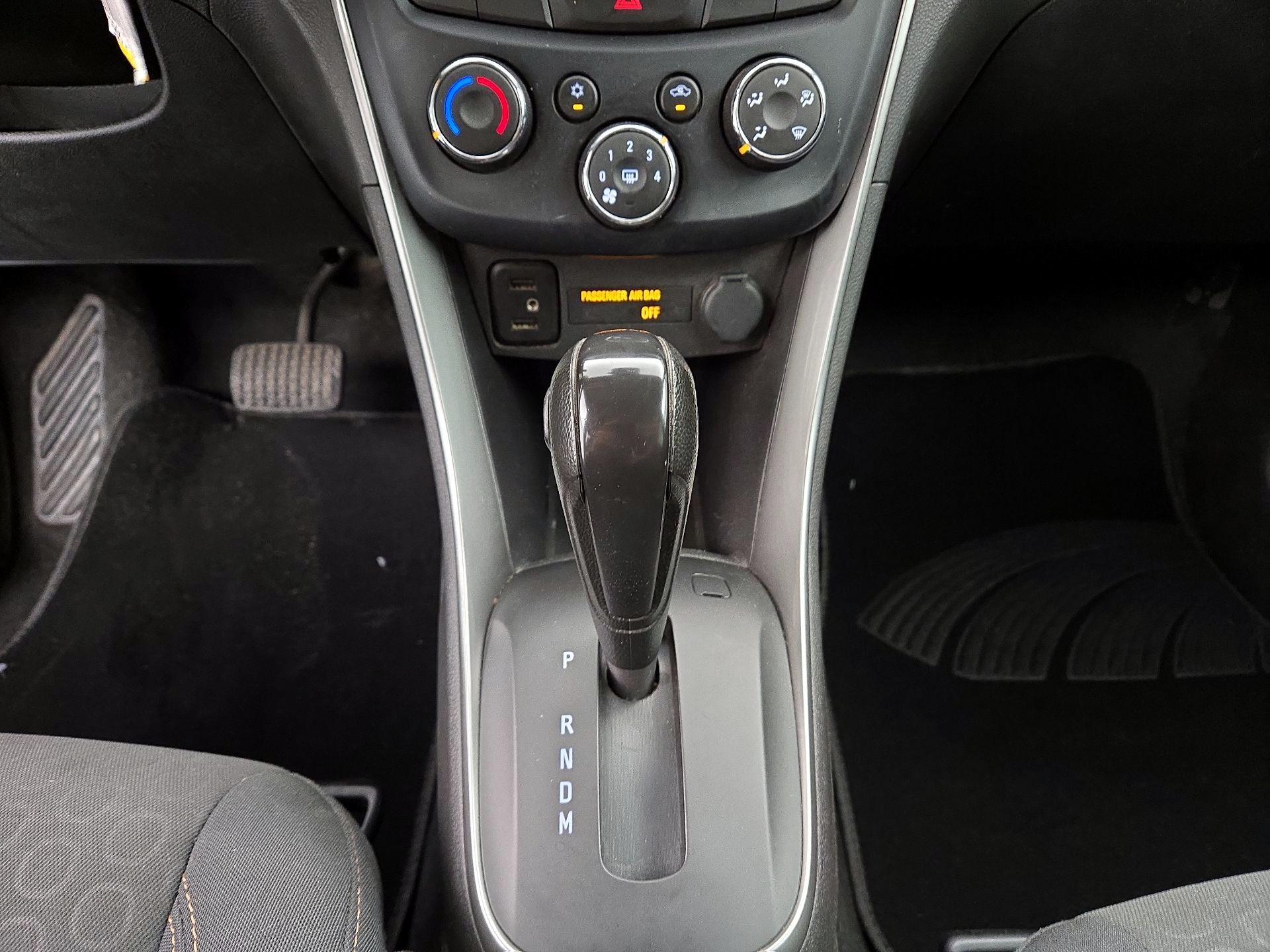 Thumbnail: 2020 Chevrolet Trax - 17
