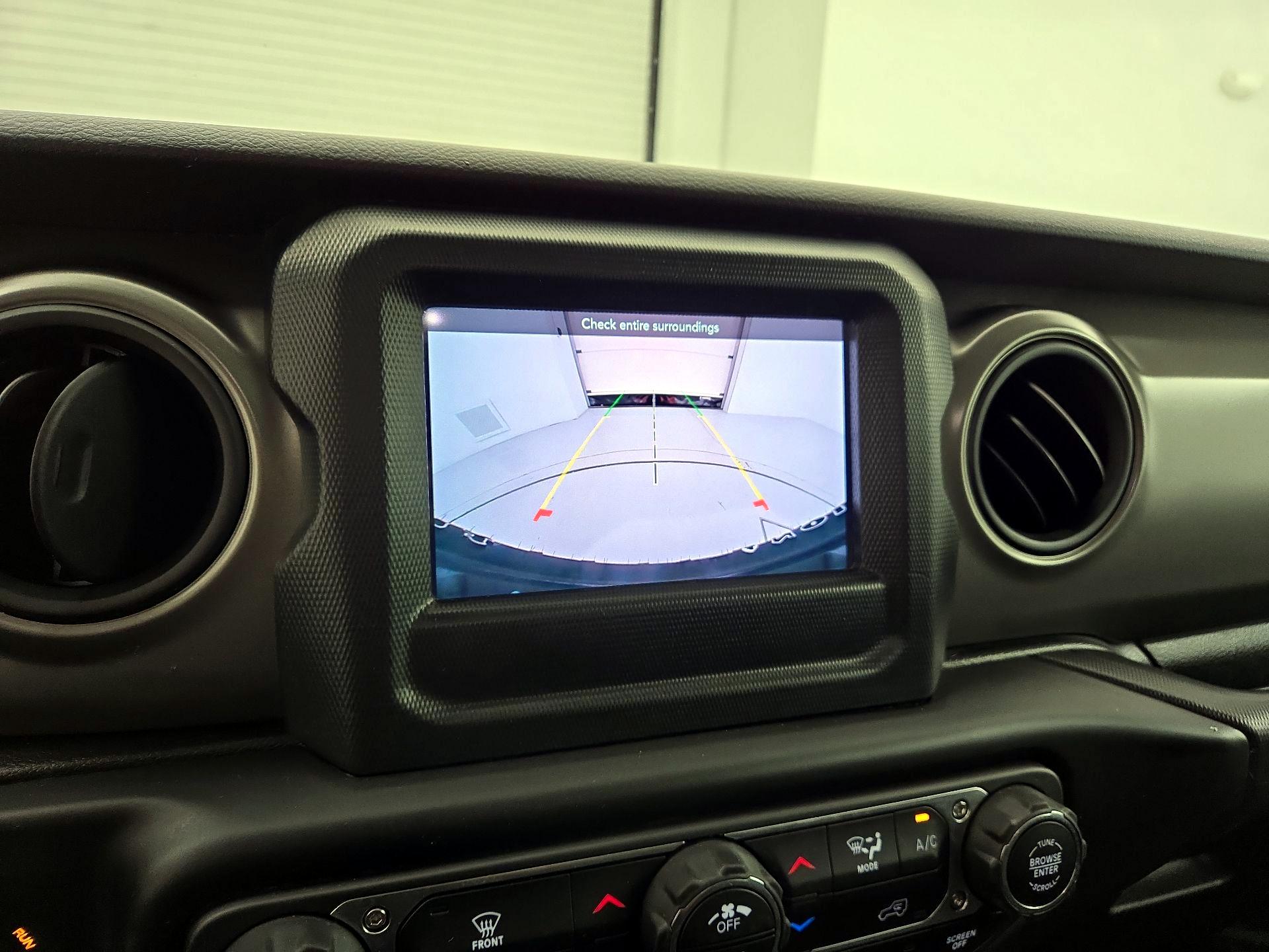 Thumbnail: 2022 Jeep Wrangler - 14