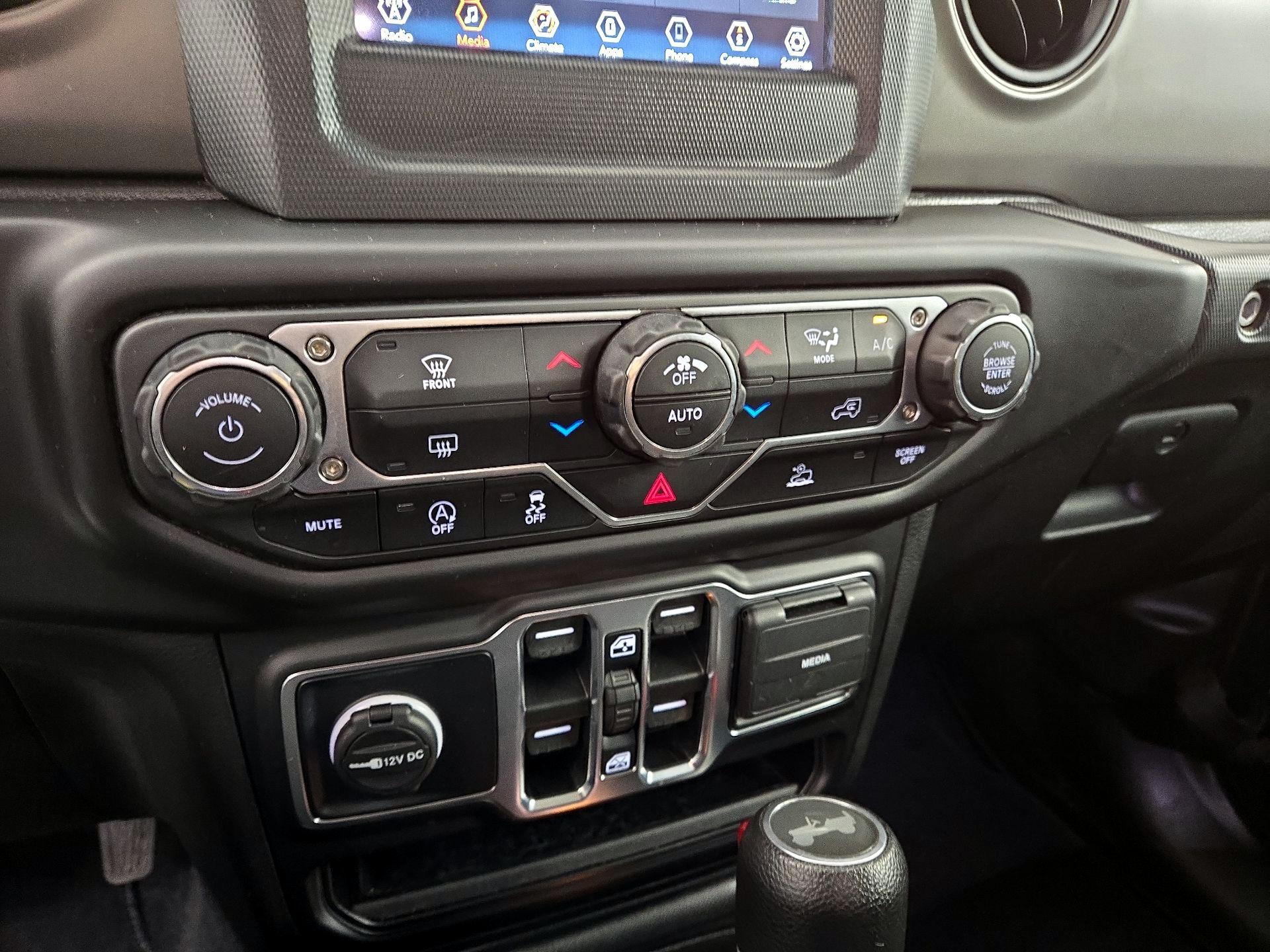 Thumbnail: 2022 Jeep Wrangler - 16