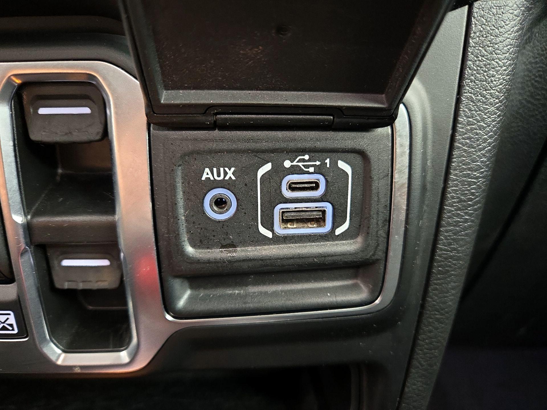 Thumbnail: 2022 Jeep Wrangler - 18