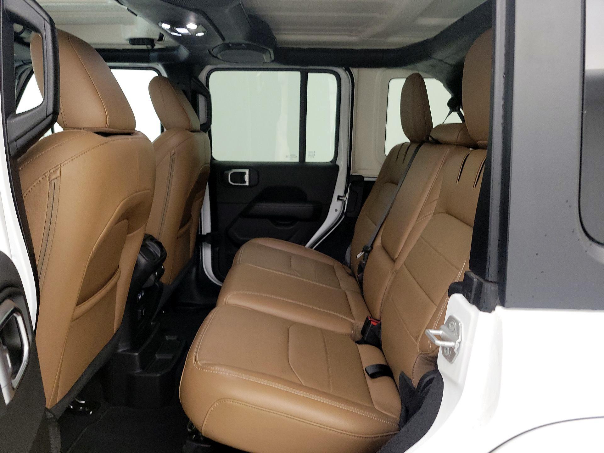 Thumbnail: 2022 Jeep Wrangler - 19